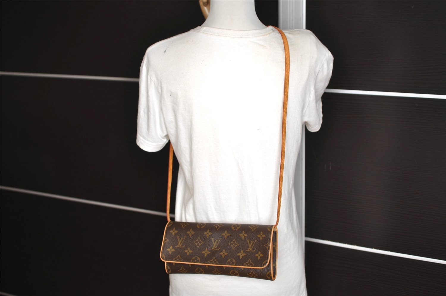 Authentic Louis Vuitton Monogram Pochette Twin GM Shoulder Bag M51852 LV 2085J