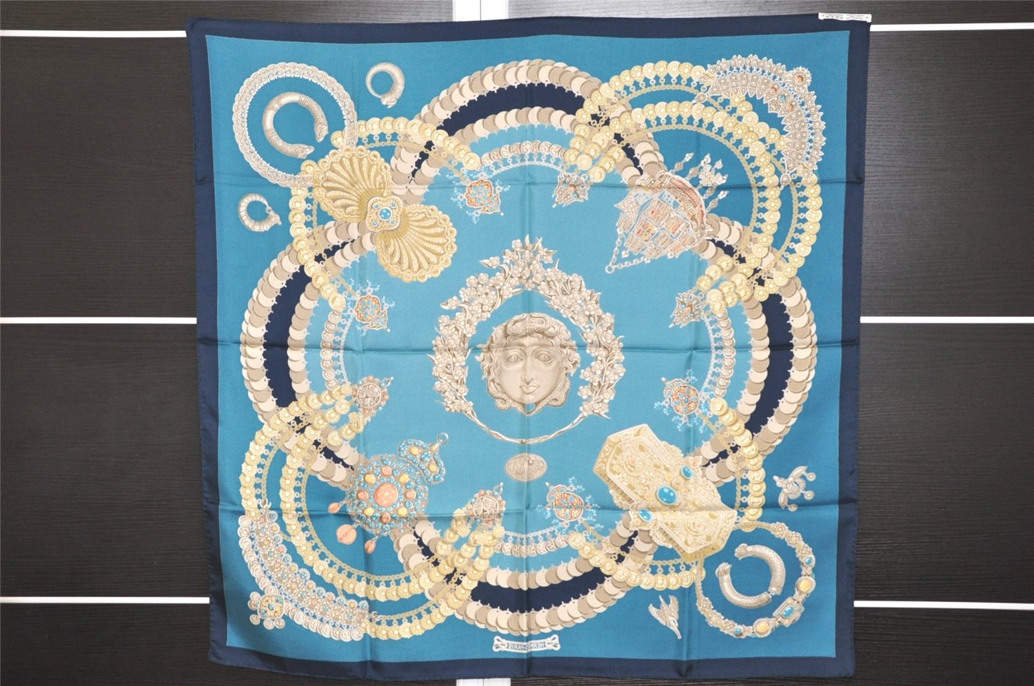 Authentic HERMES Carre 90 Scarf 