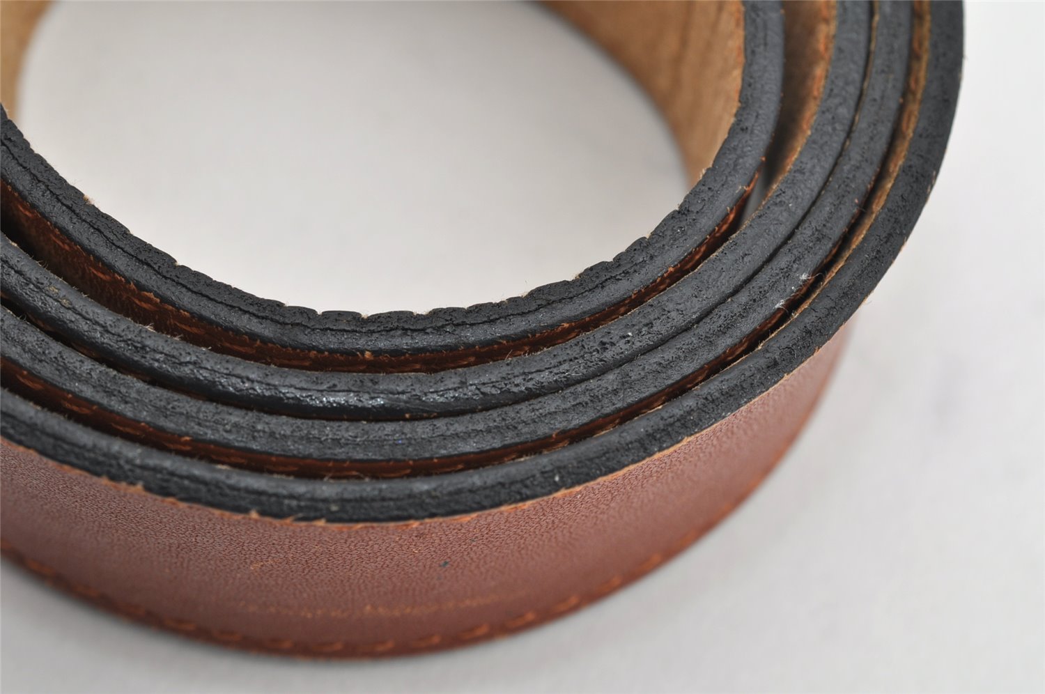 Authentic CHANEL Vintage Calf Skin Belt CC Logo 23.6-27.6