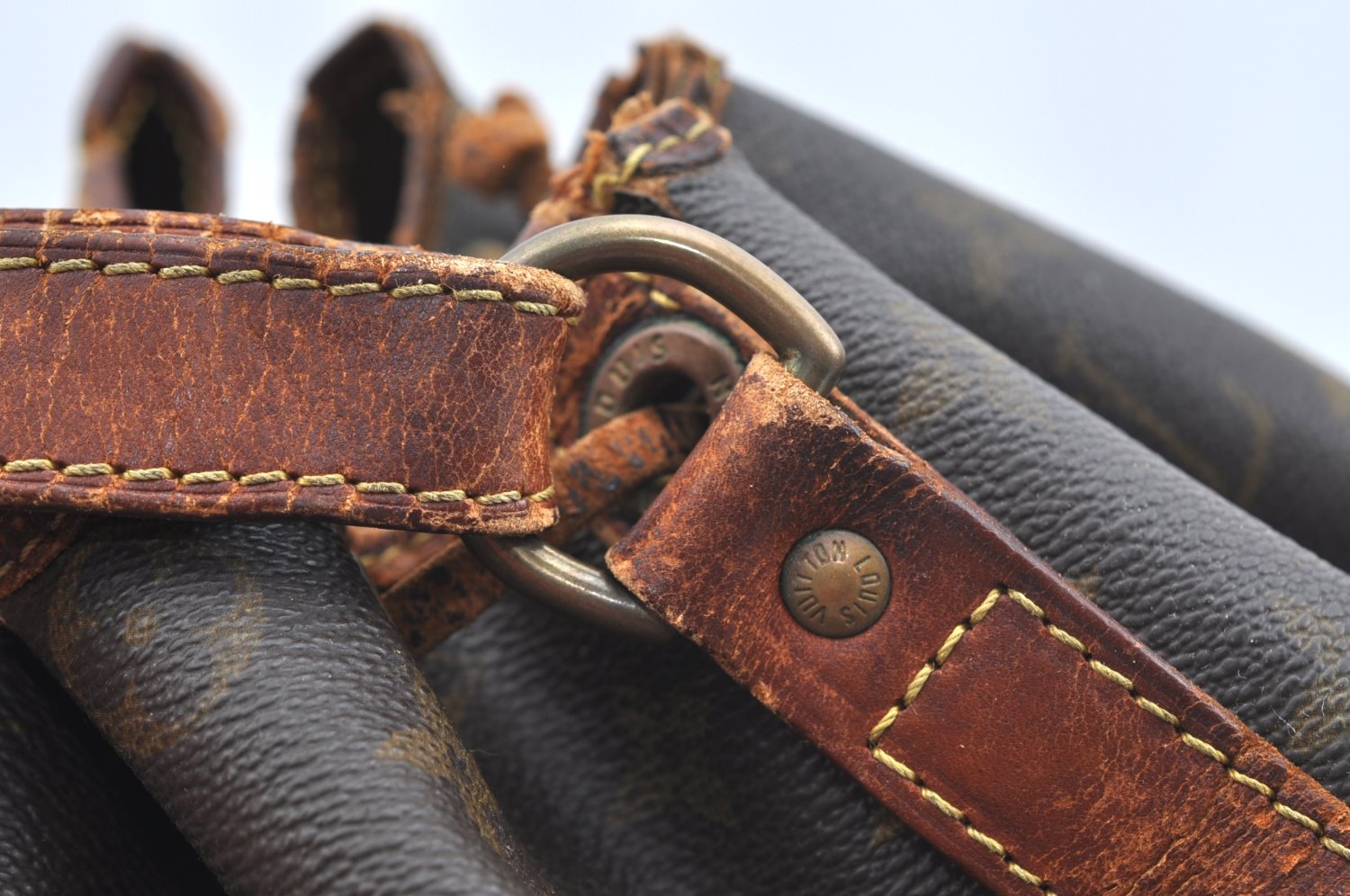 Authentic Louis Vuitton Monogram Noe Shoulder Drawstring Bag M42224 LV 2094F