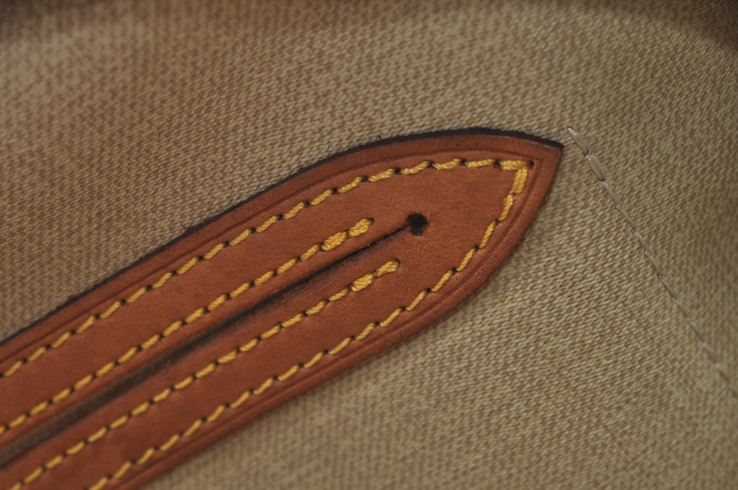 Authentic Louis Vuitton Monogram Reporter PM Shoulder Cross Bag M45254 LV 2096J