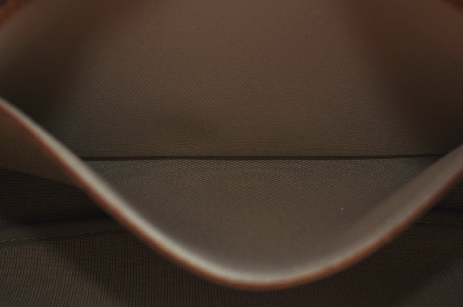 Authentic Louis Vuitton Monogram Reporter PM Shoulder Cross Bag M45254 LV 2096J