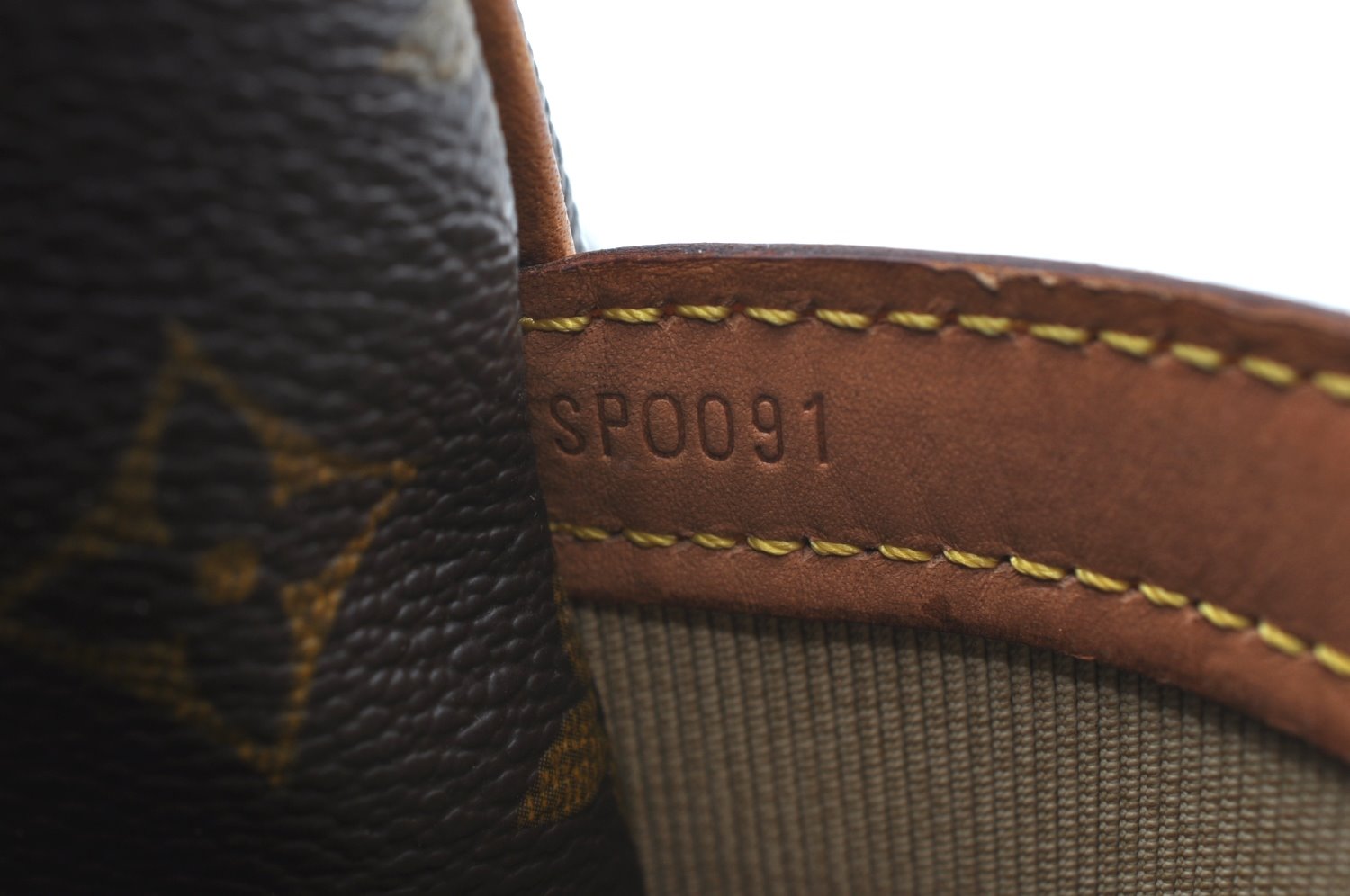 Authentic Louis Vuitton Monogram Reporter PM Shoulder Cross Bag M45254 LV 2096J