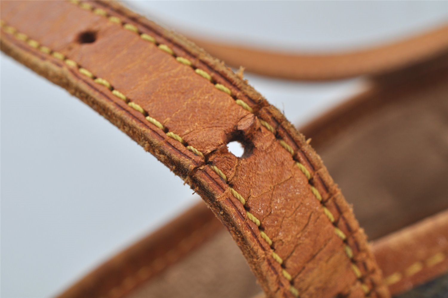 Authentic Louis Vuitton Monogram Bucket PM Shoulder Tote Bag M42238 LV 2097J