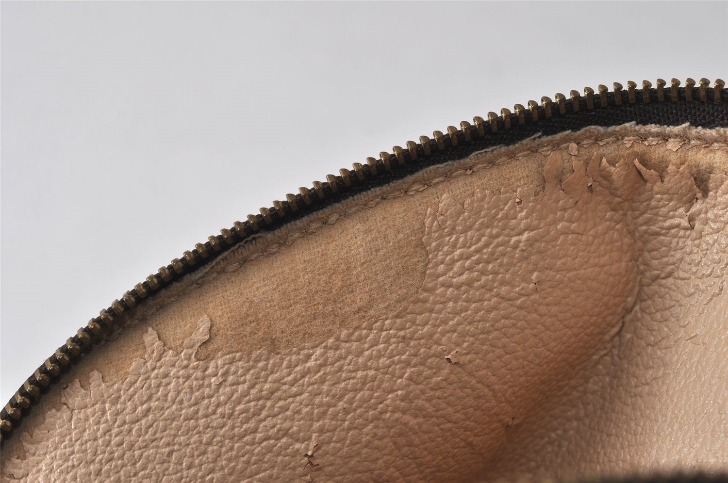 Authentic Louis Vuitton Monogram Pochette Cosmetic Pouch M47515 LV 2097K