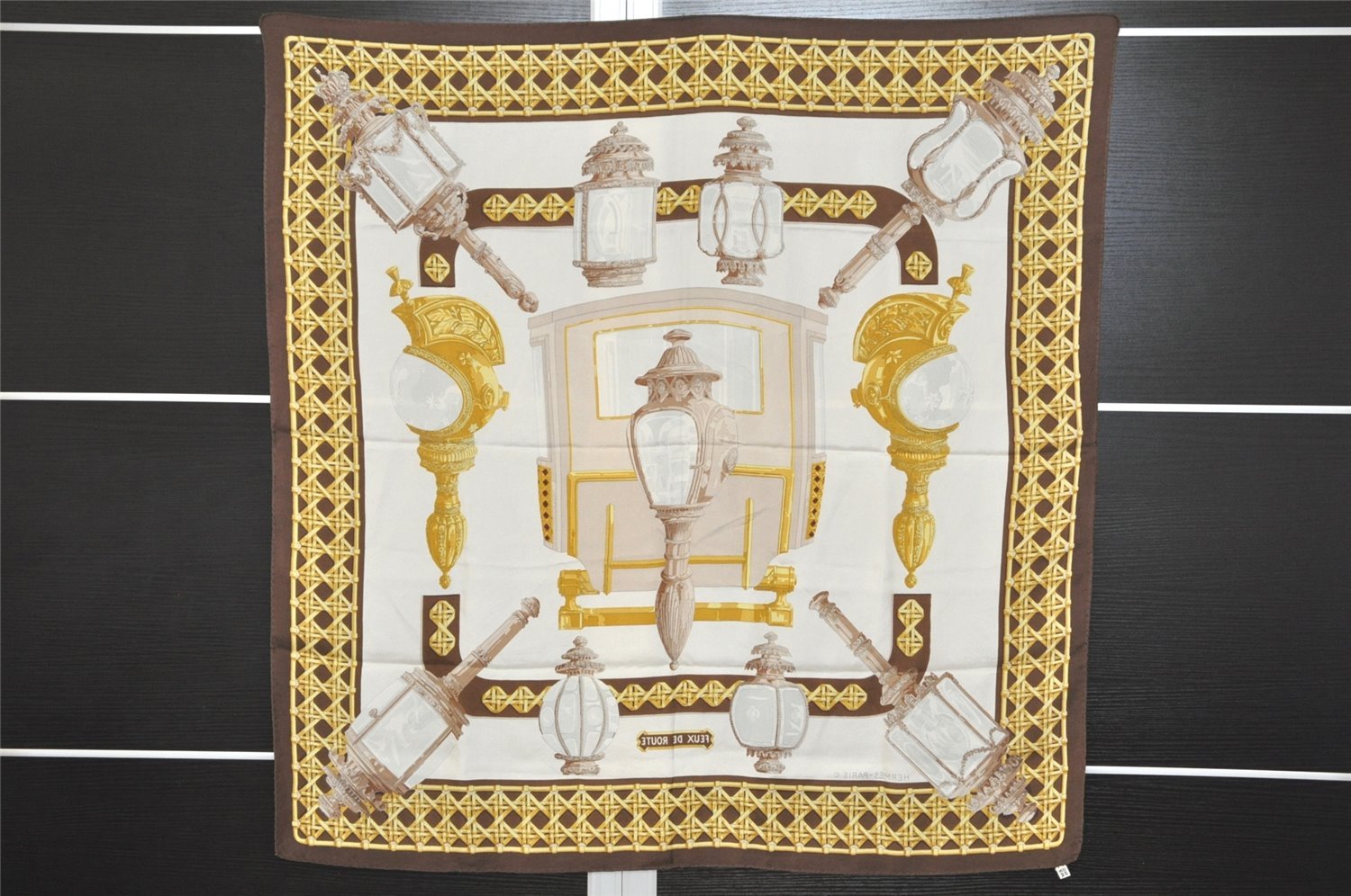 Authentic HERMES Carre 90 Scarf 