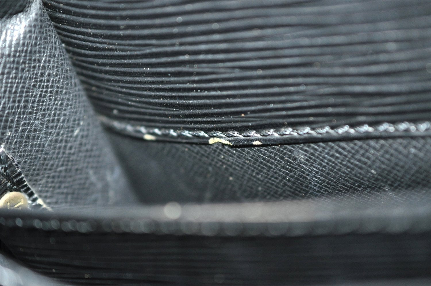 Authentic Louis Vuitton Epi Cartouchiere MM Shoulder Bag Black M52242 LV 2105I