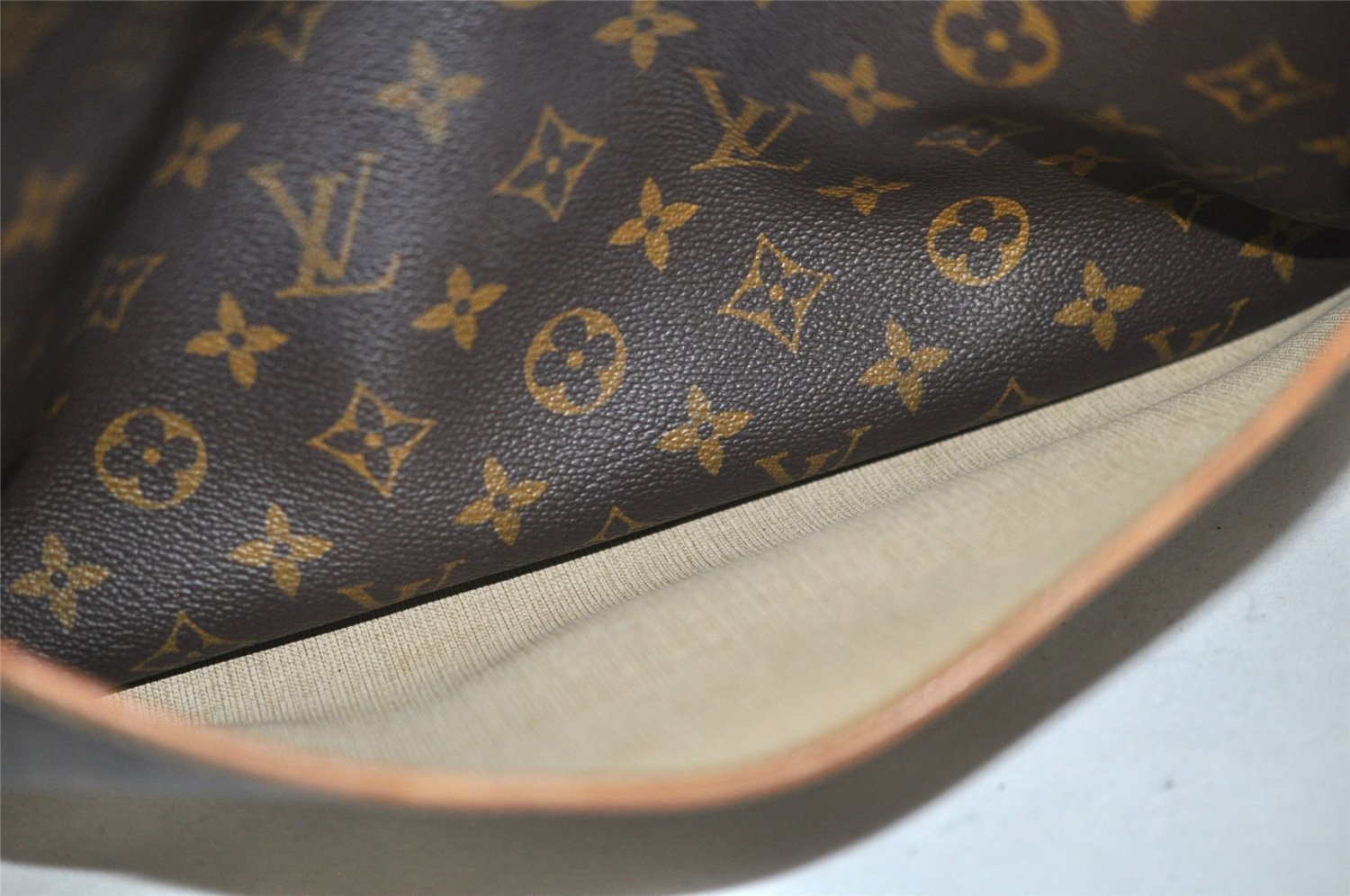 Authentic Louis Vuitton Monogram Deauville Hand Bag M47270 LV 2106I