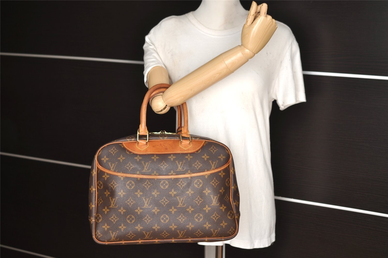 Authentic Louis Vuitton Monogram Deauville Hand Bag M47270 LV 2106I