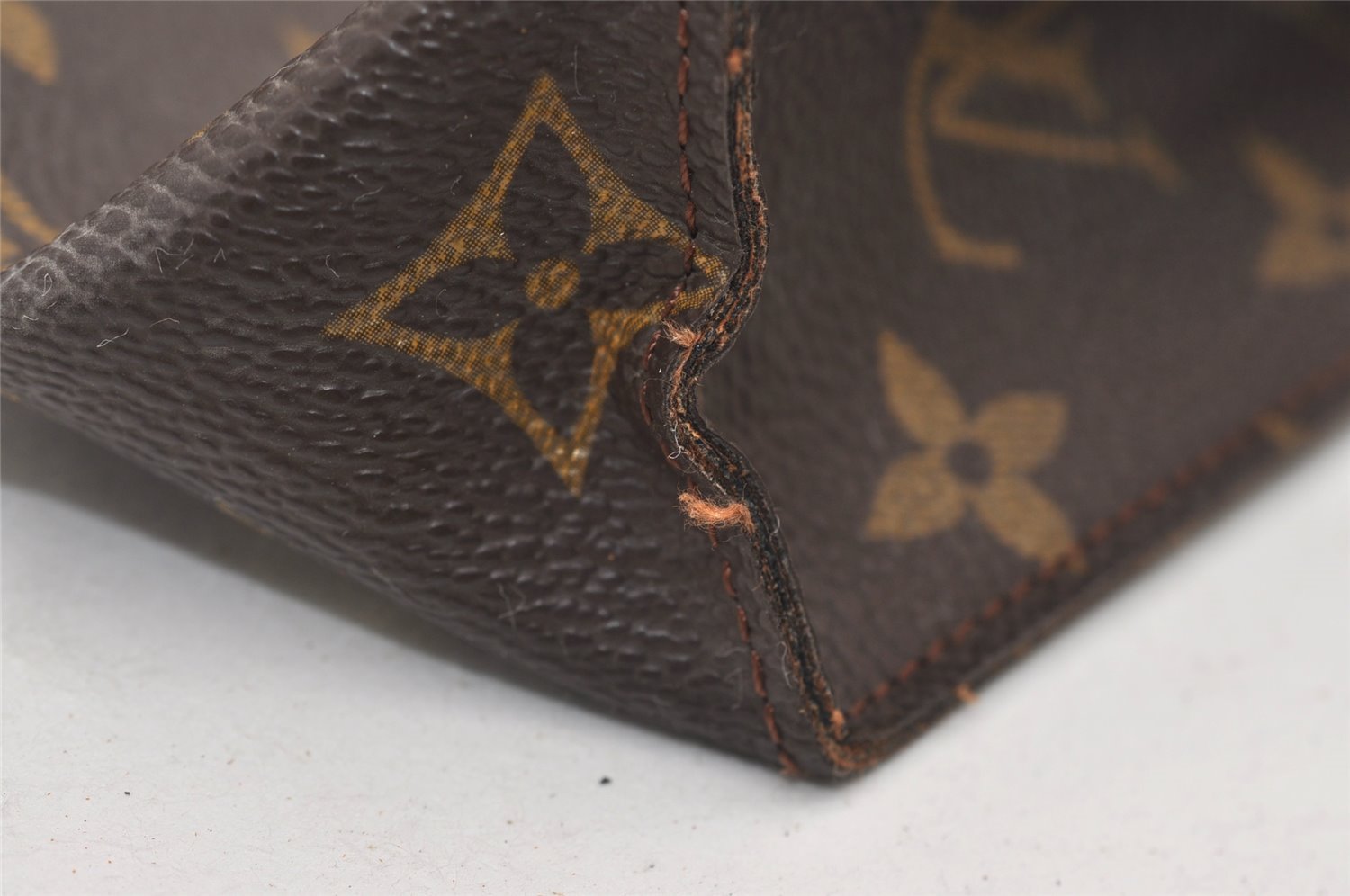 Auth Louis Vuitton Monogram Poche Toilette 26 Cosmetics Pouch Old Model LV 2106J