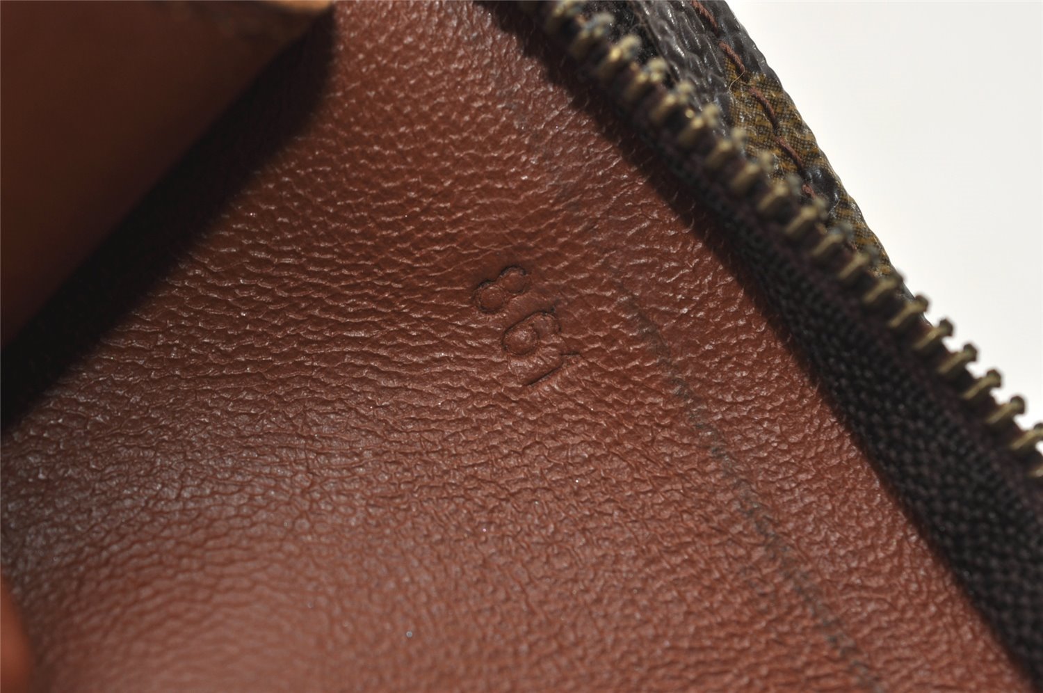 Auth Louis Vuitton Monogram Poche Toilette 26 Cosmetics Pouch Old Model LV 2106J