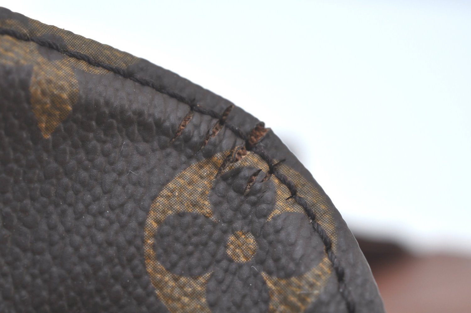 Authentic Louis Vuitton Monogram Saint Cloud MM M51243 Shoulder Cross Bag 2107J