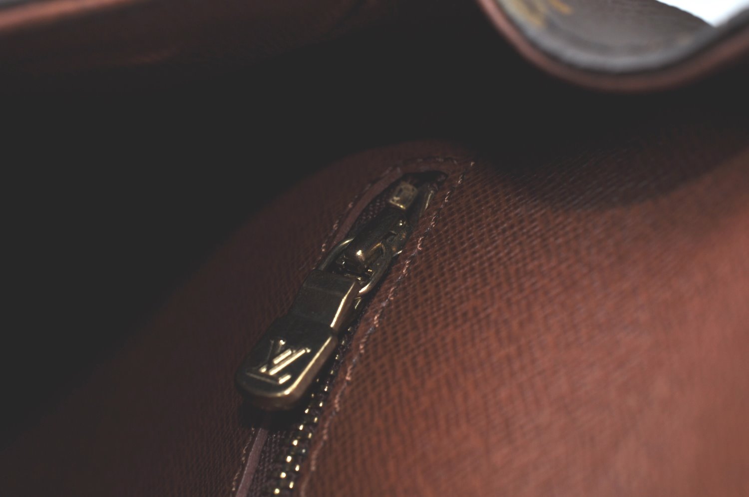 Authentic Louis Vuitton Monogram Saint Cloud MM M51243 Shoulder Cross Bag 2107J