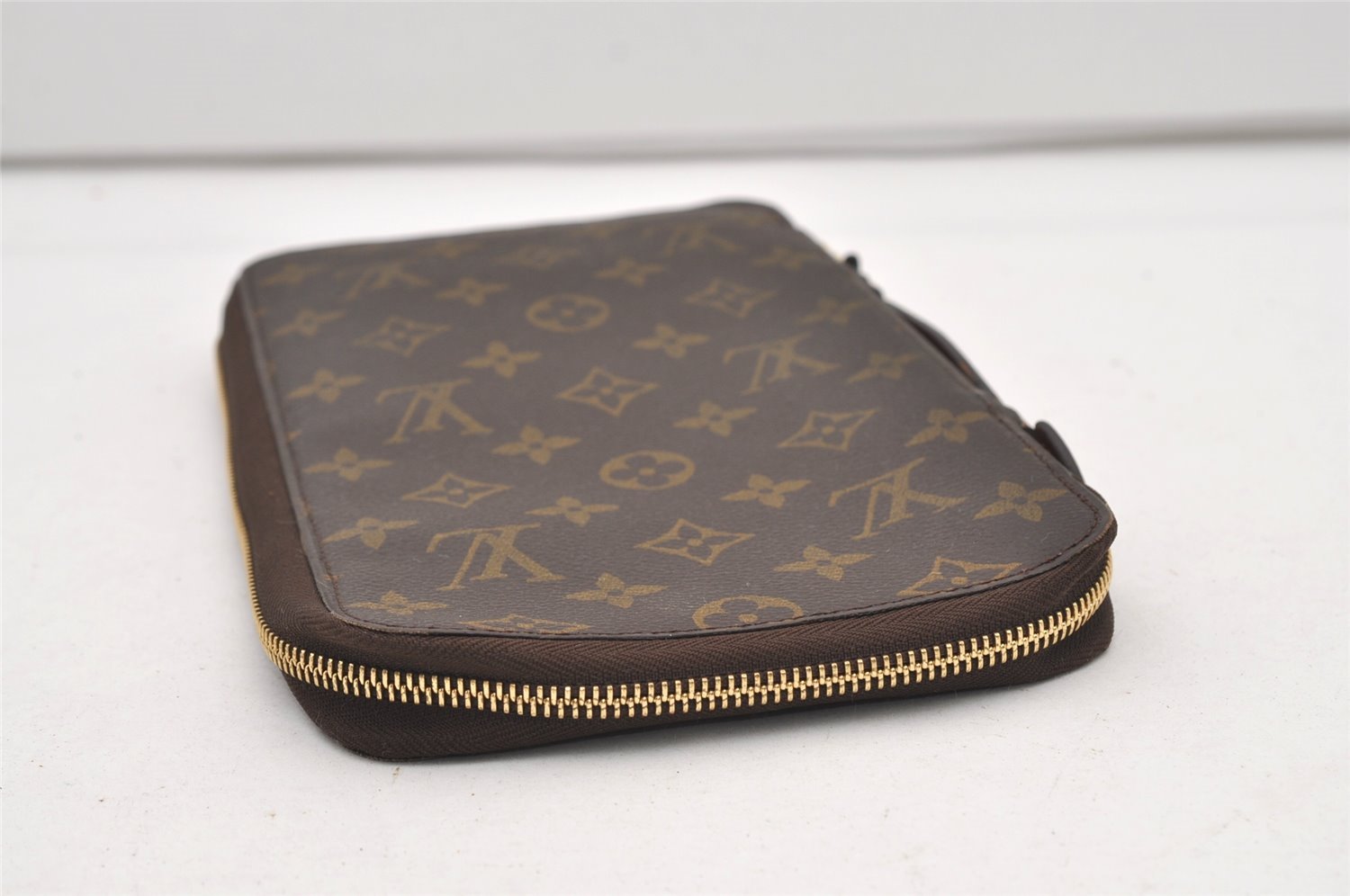 Authentic Louis Vuitton Monogram Poche Escapade Travel Case M60113 LV 2109J