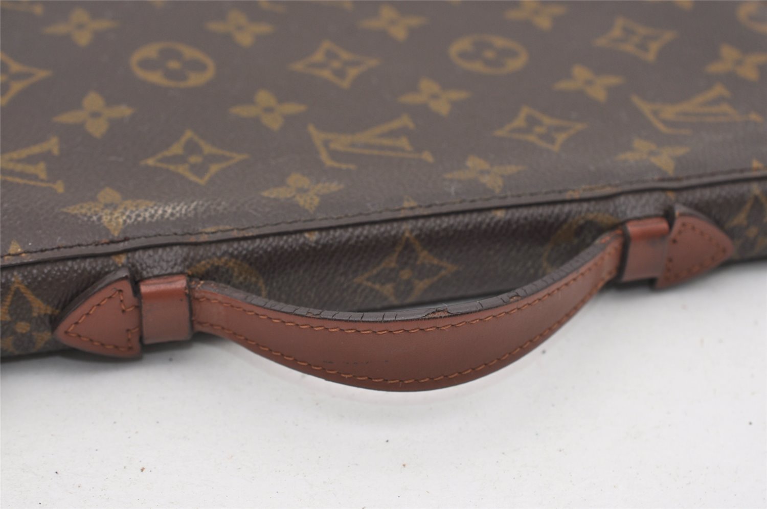 Authentic Louis Vuitton Monogram Poche Escapade Travel Case M60113 LV 2109J
