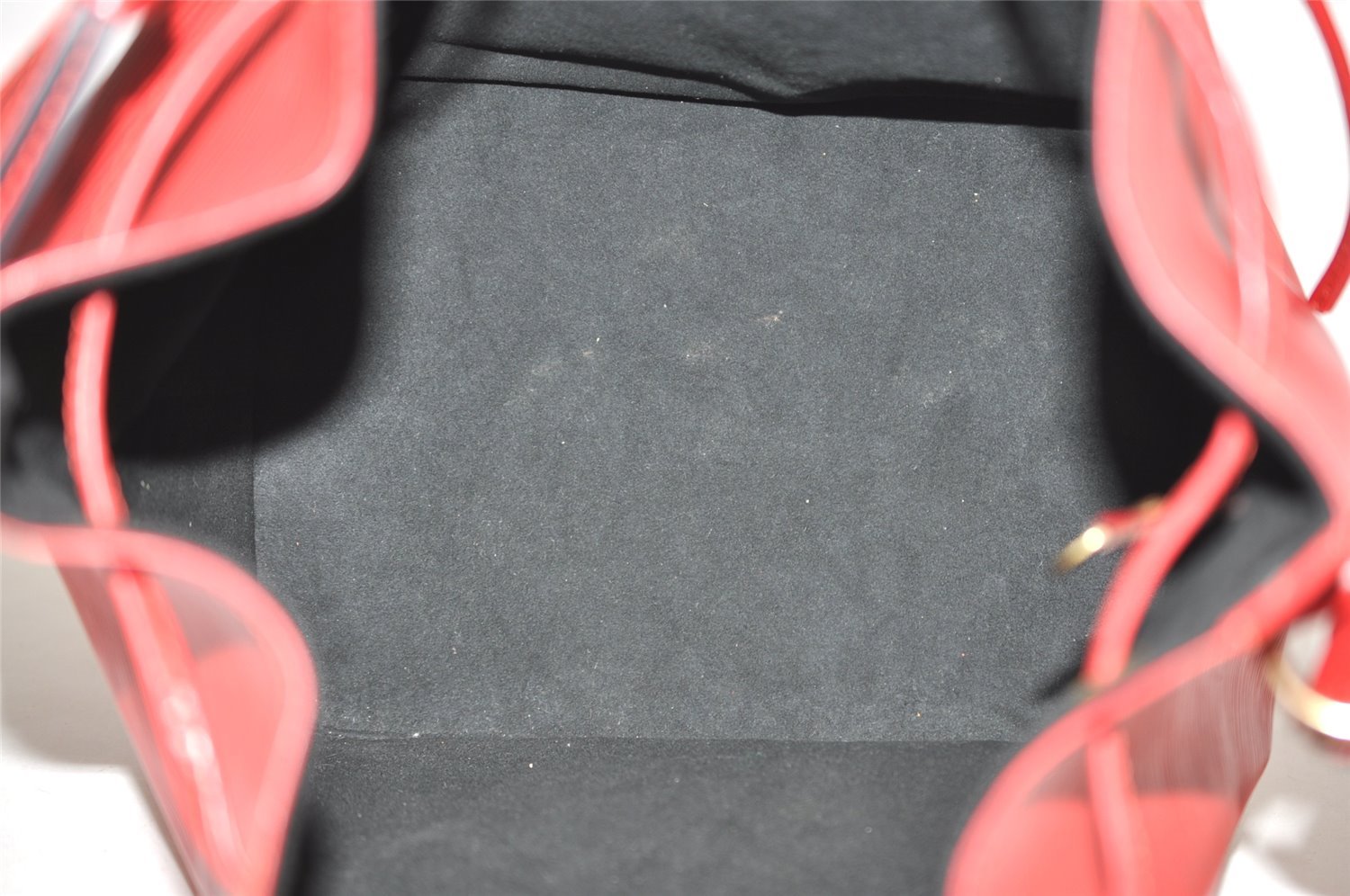 Authentic Louis Vuitton Epi Petit Noe Shoulder Drawstring Bag M44107 Red 2111J