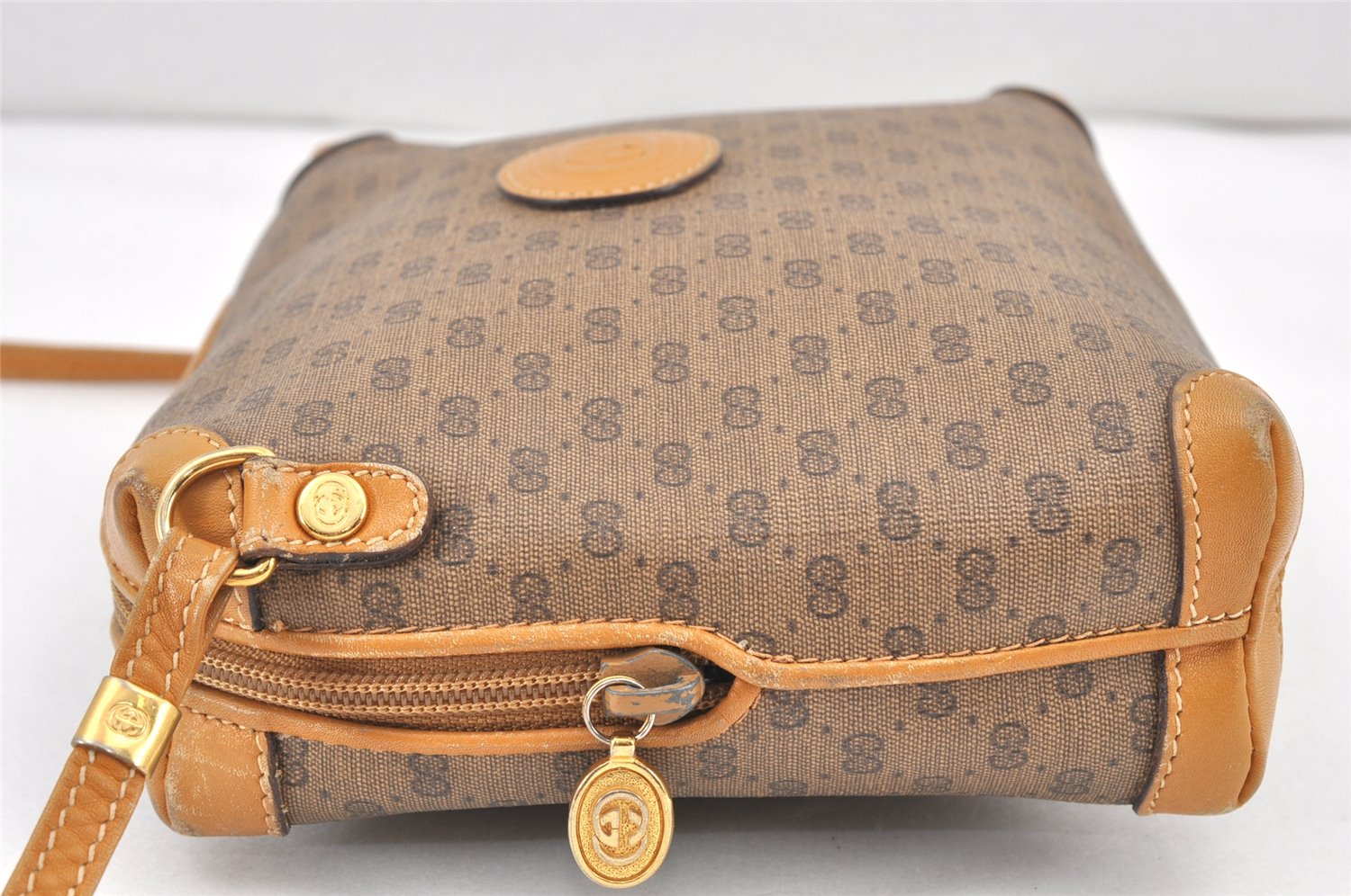Authentic GUCCI Micro GG PVC Leather Shoulder Cross Body Bag Brown Junk 2113K