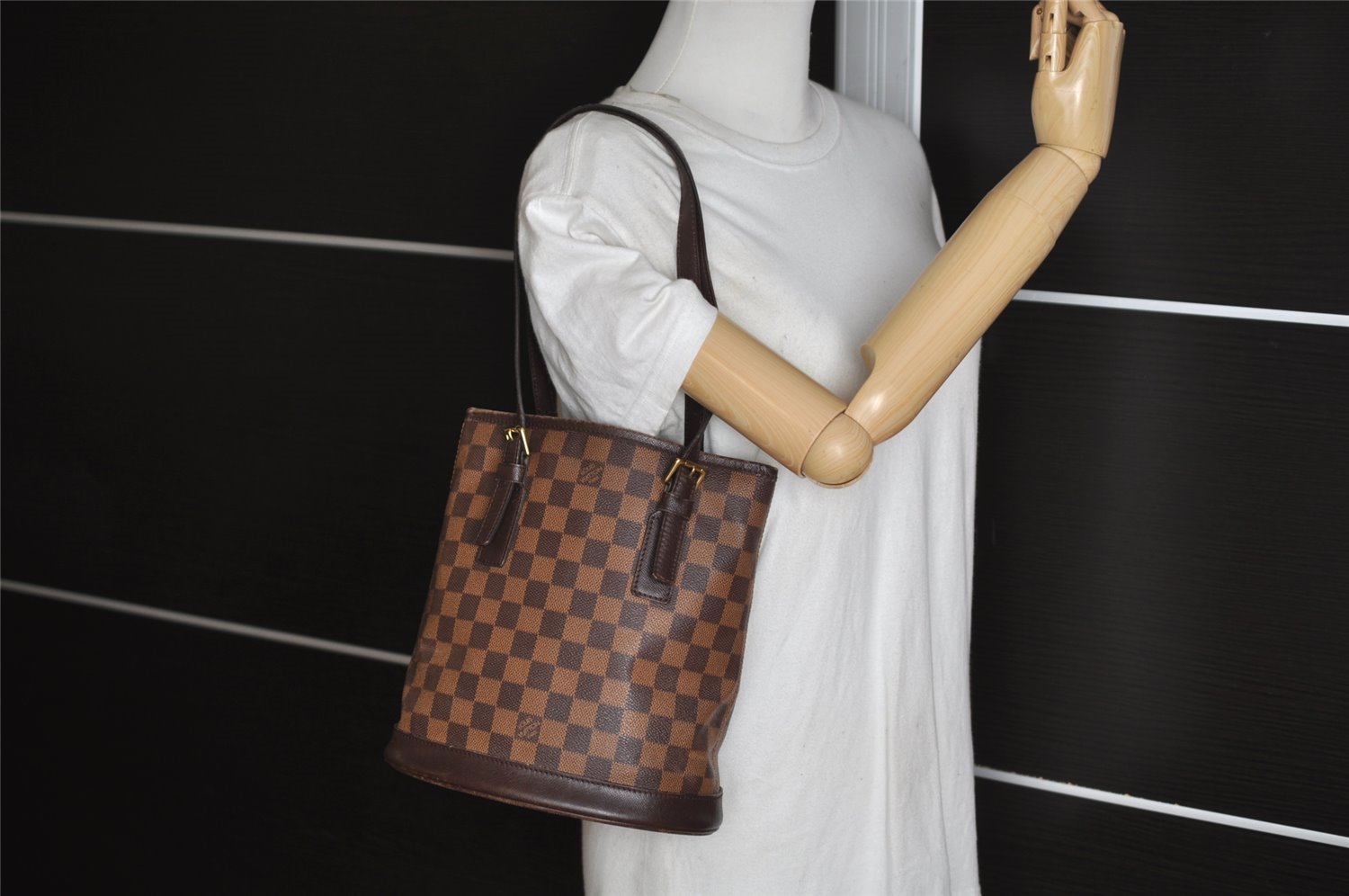 Authentic Louis Vuitton Damier Marais Bucket Shoulder Tote Bag N42240 LV 2118J