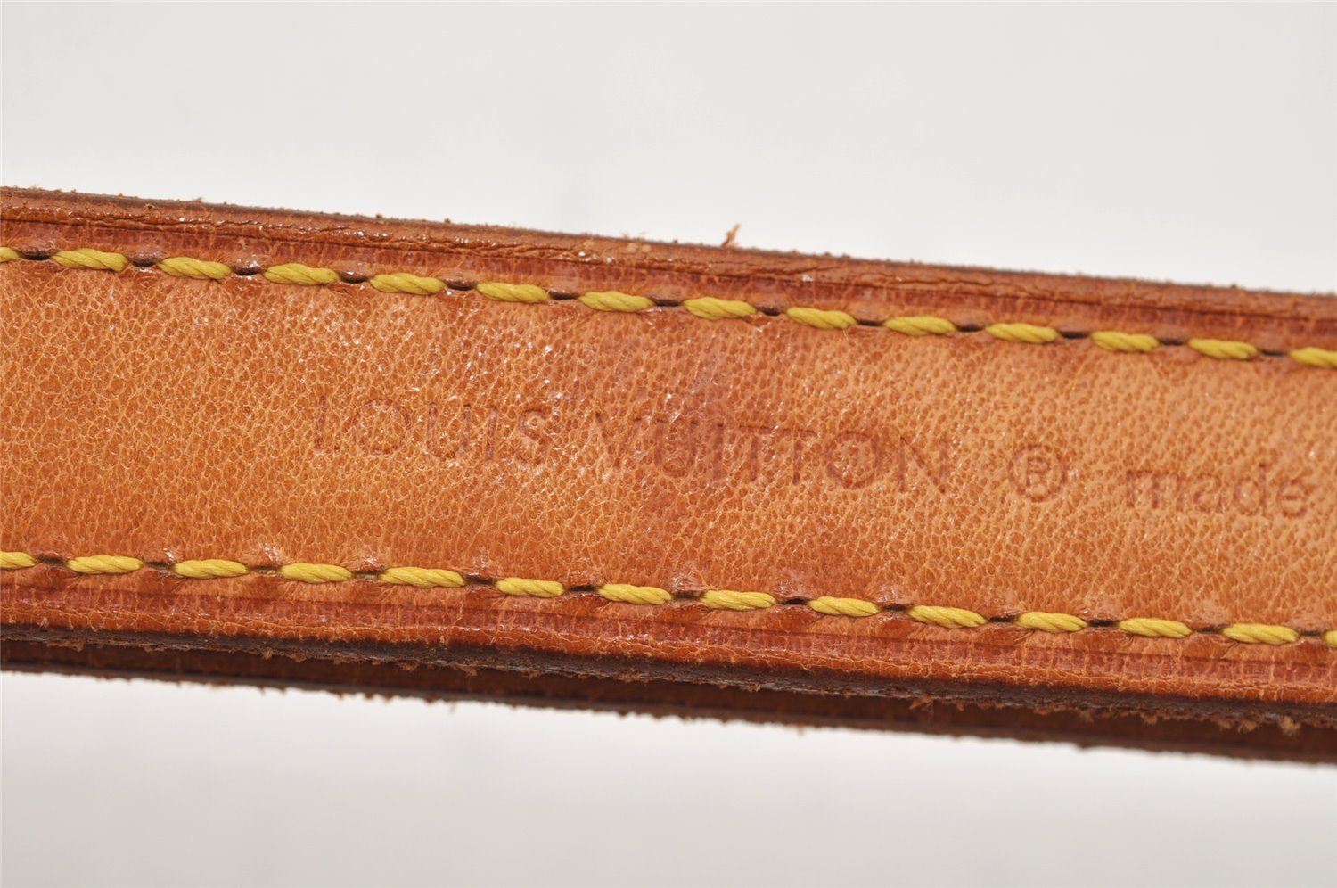 Authentic Louis Vuitton Leather Shoulder Strap Beige 41.5-48.6