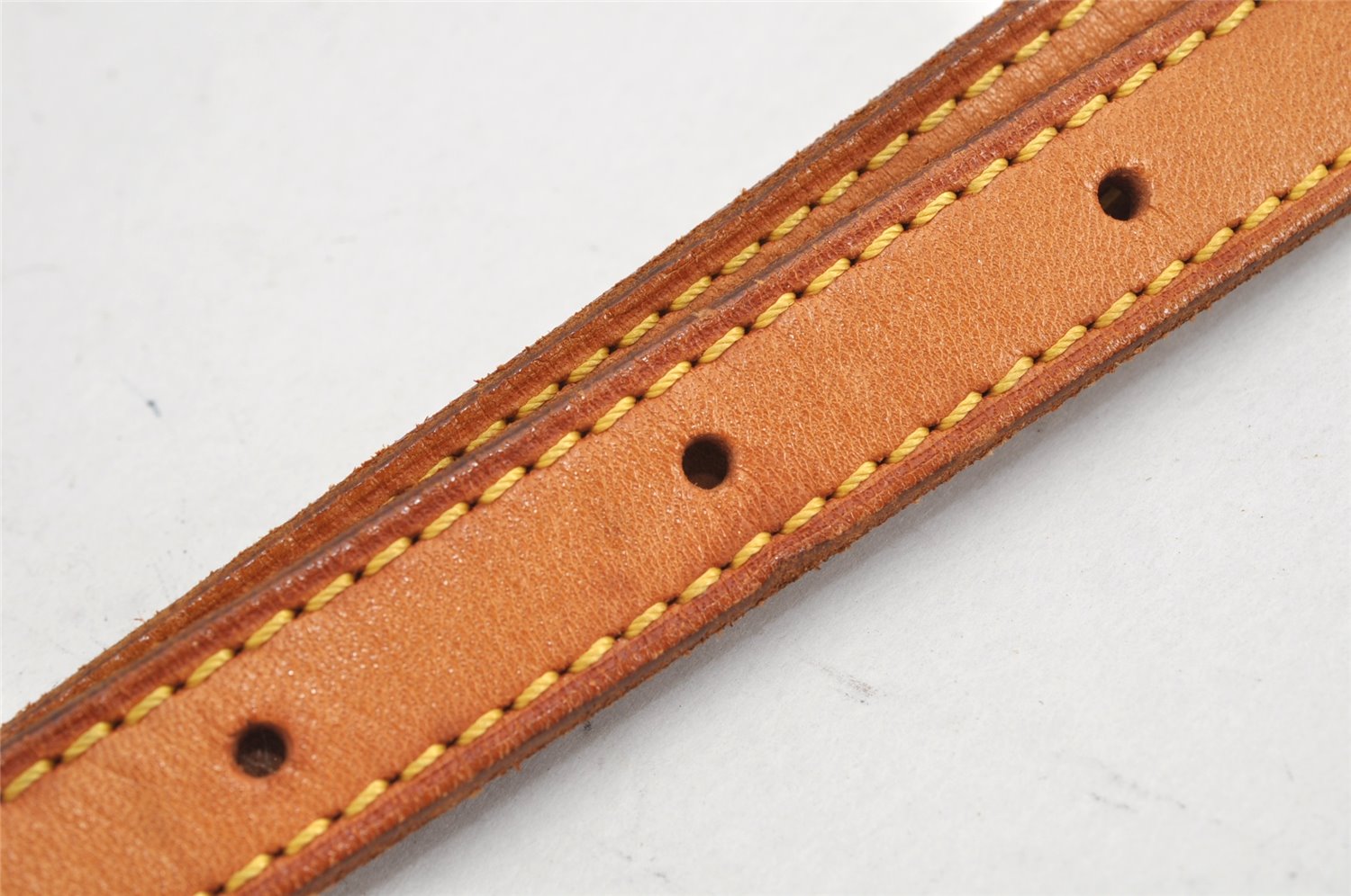 Authentic Louis Vuitton Leather Shoulder Strap Beige 41.5-48.6