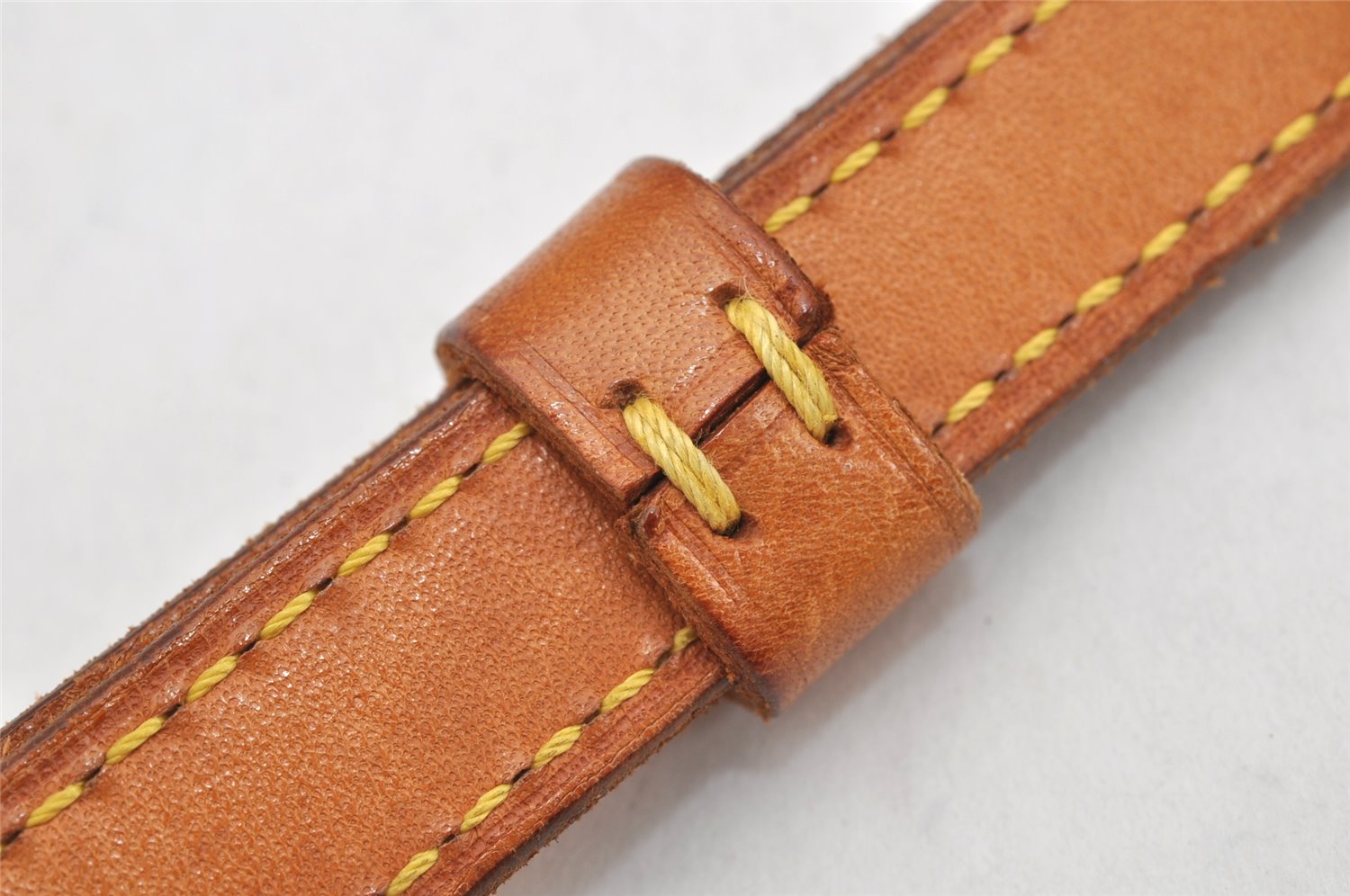 Authentic Louis Vuitton Leather Shoulder Strap Beige 41.5-48.6