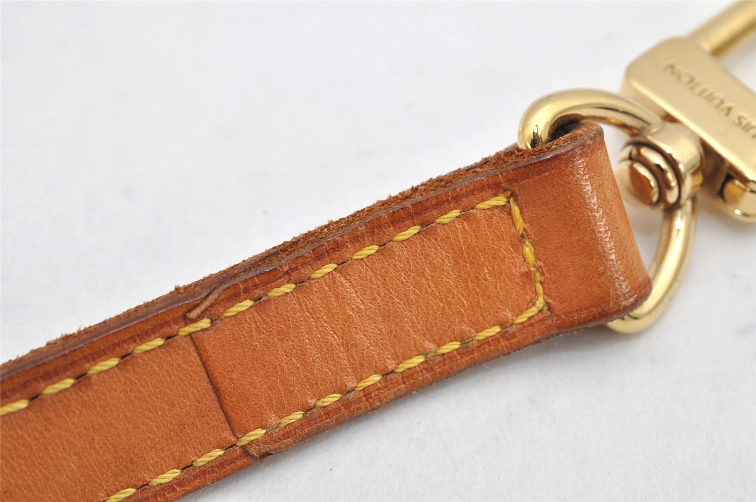 Authentic Louis Vuitton Leather Shoulder Strap Beige 41.5-48.6