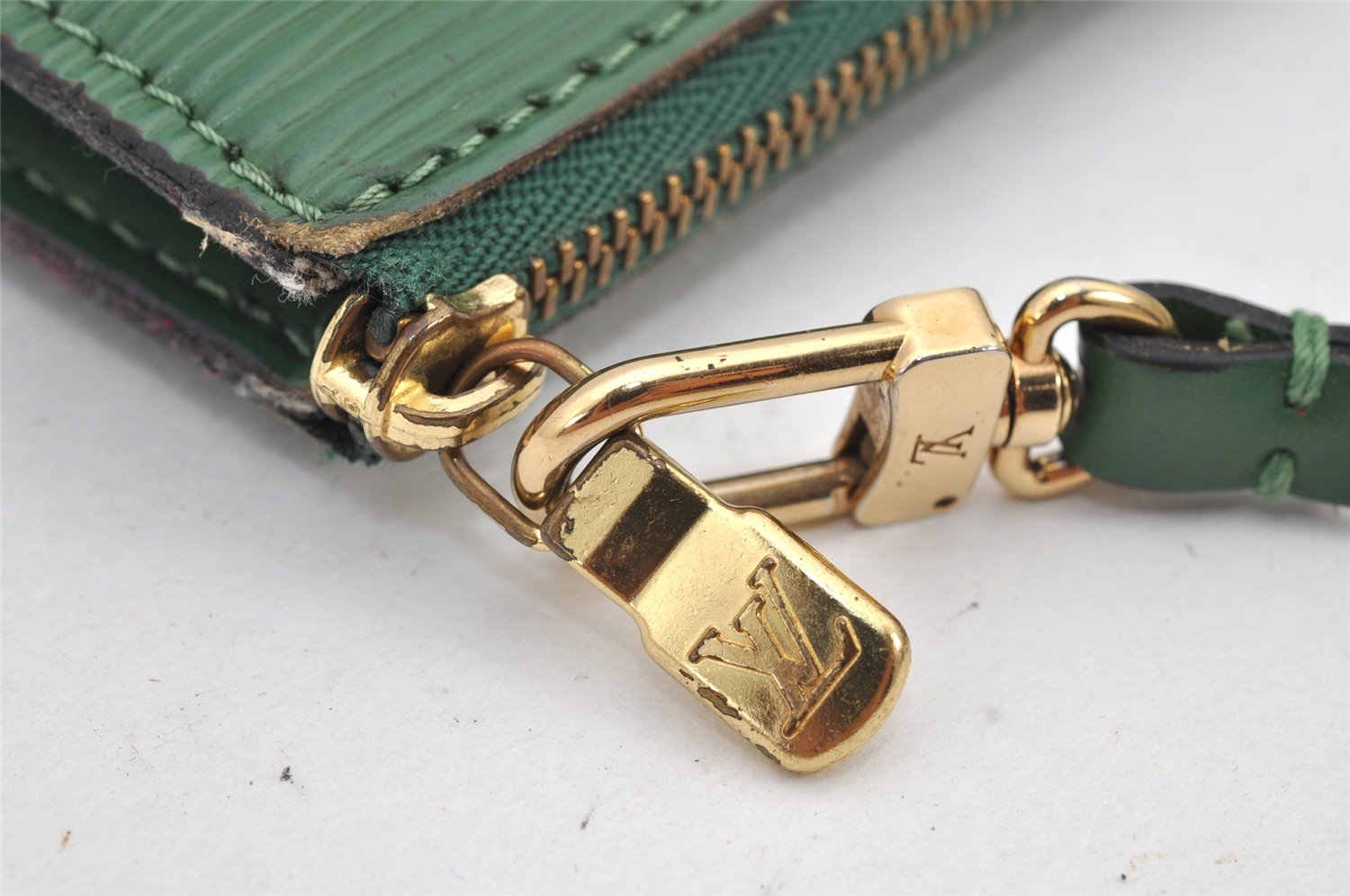 Authentic Louis Vuitton Epi Pochette Accessoires Pouch Green M52954 Junk 2140K