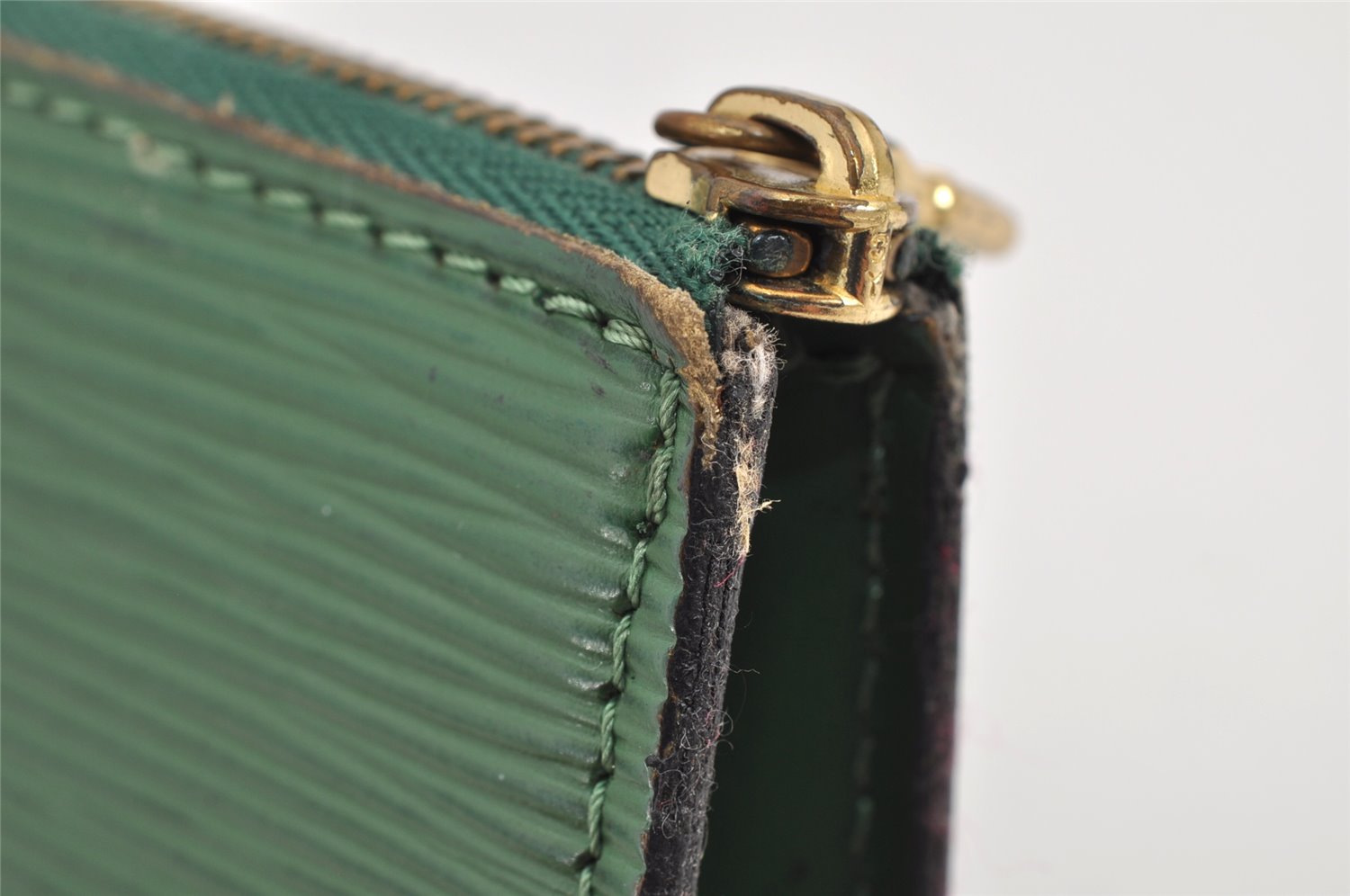 Authentic Louis Vuitton Epi Pochette Accessoires Pouch Green M52954 Junk 2140K