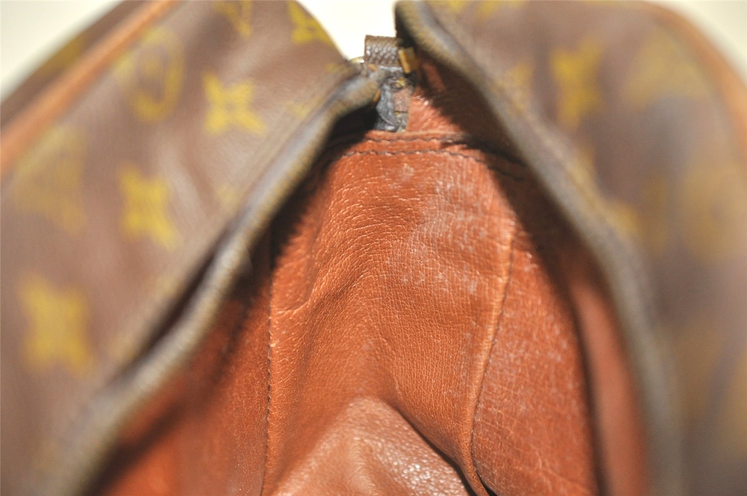 Authentic Louis Vuitton Monogram Nile Shoulder Cross Body Bag Old Model LV 2151K