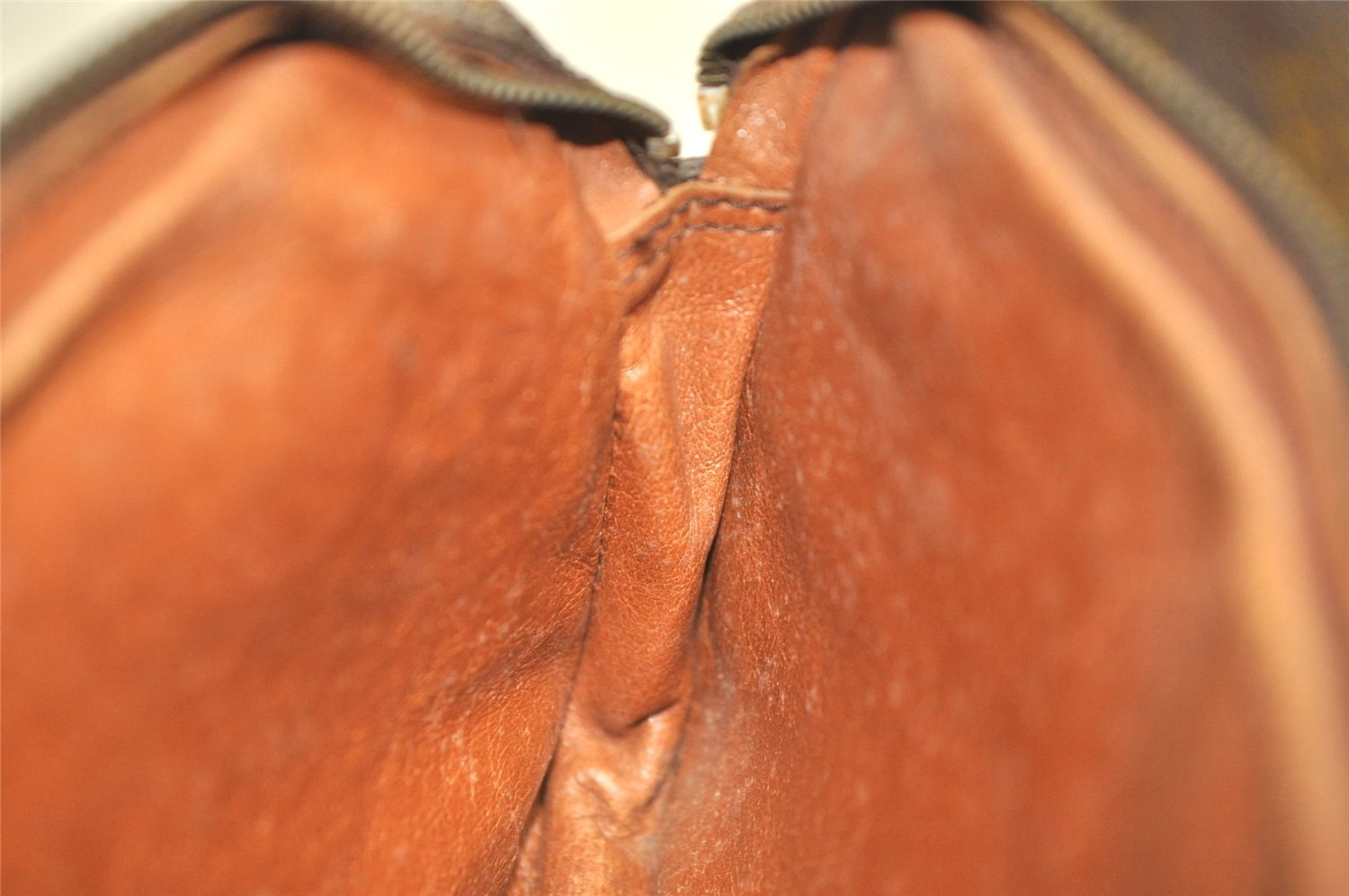 Authentic Louis Vuitton Monogram Nile Shoulder Cross Body Bag Old Model LV 2151K