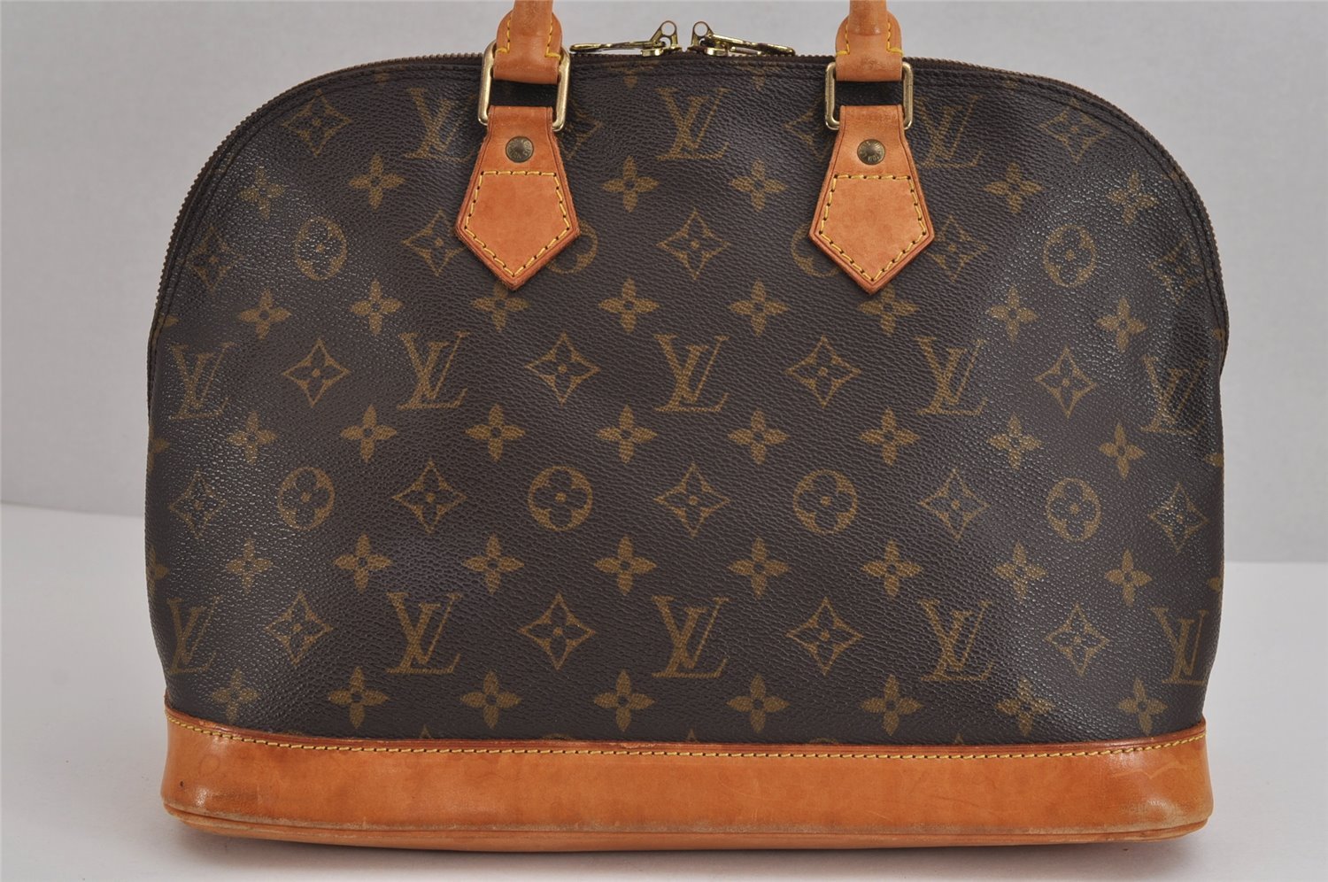 Authentic Louis Vuitton Monogram Alma Hand Bag Purse M51130 LV 2159J