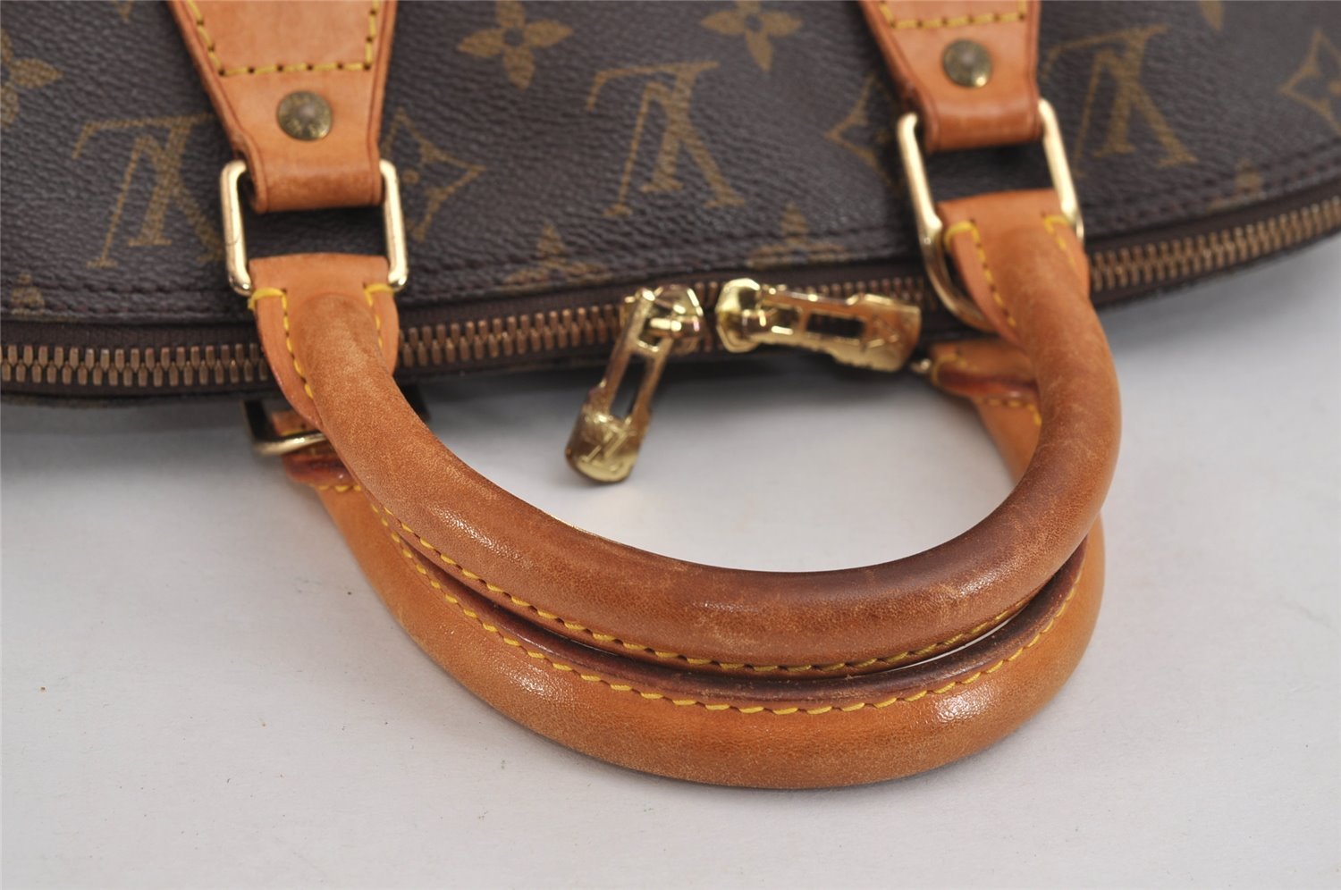 Authentic Louis Vuitton Monogram Alma Hand Bag Purse M51130 LV 2159J