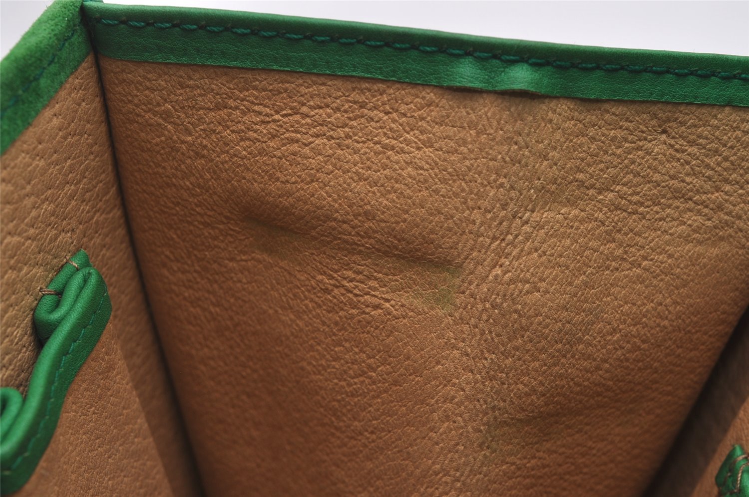 Authentic GUCCI Animalier Tiger Shoulder Crossbody Bag Suede Leather Green 2163I