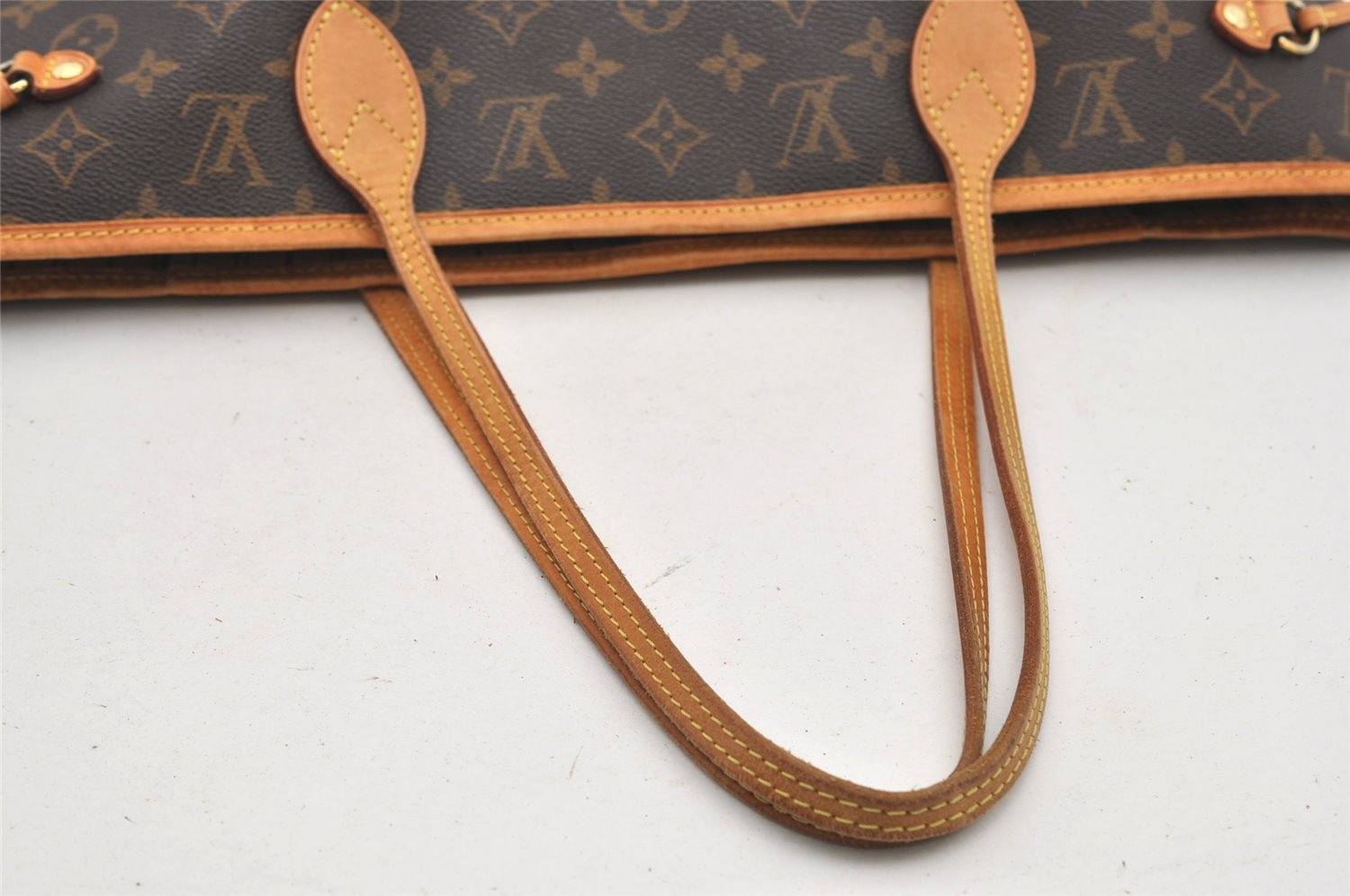 Authentic Louis Vuitton Monogram Neverfull MM Shoulder Tote Bag M40156 LV 2163J