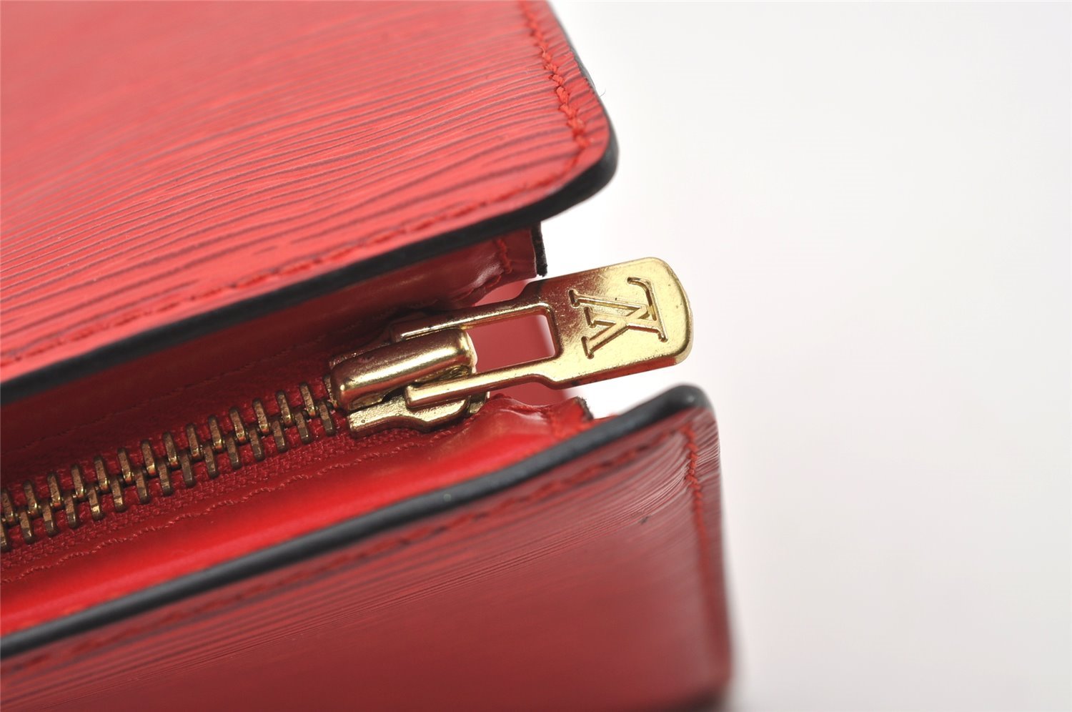 Authentic Louis Vuitton Epi Sac Triangle Hand Bag Red M52097 LV 2167J