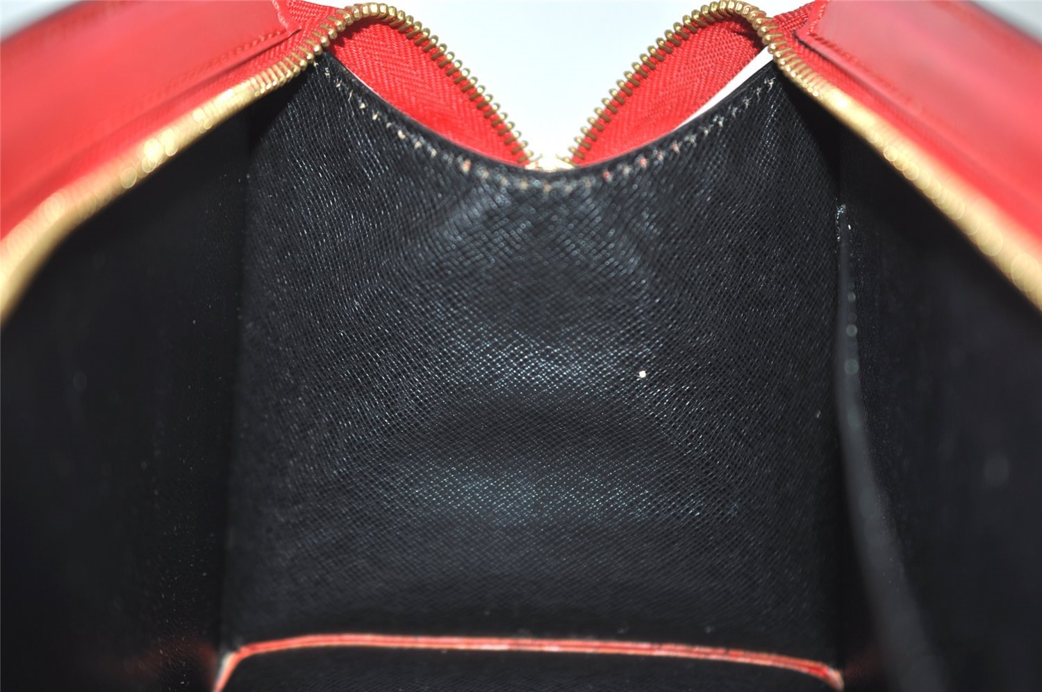 Authentic Louis Vuitton Epi Sac Triangle Hand Bag Red M52097 LV 2167J