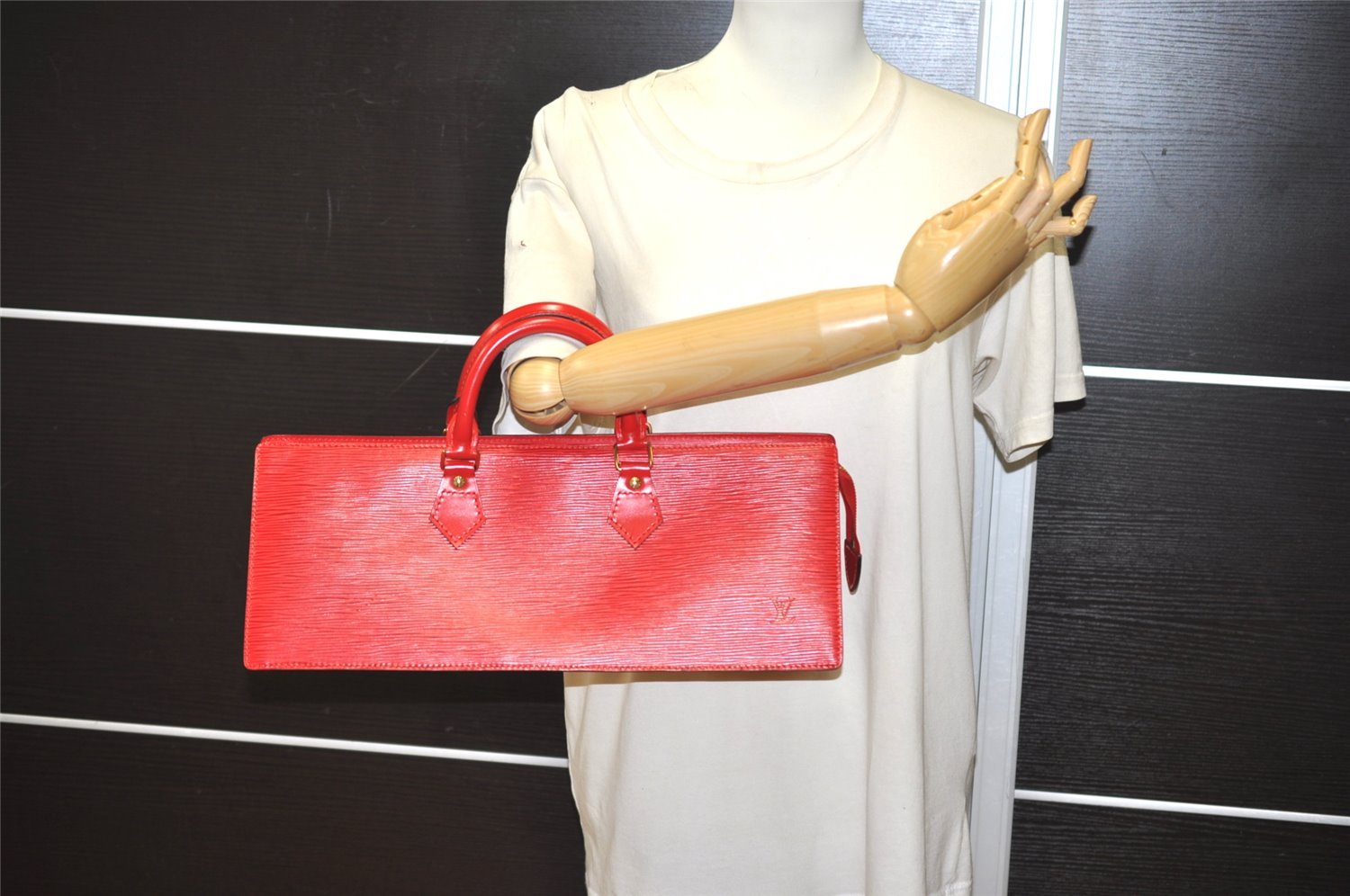 Authentic Louis Vuitton Epi Sac Triangle Hand Bag Red M52097 LV 2167J
