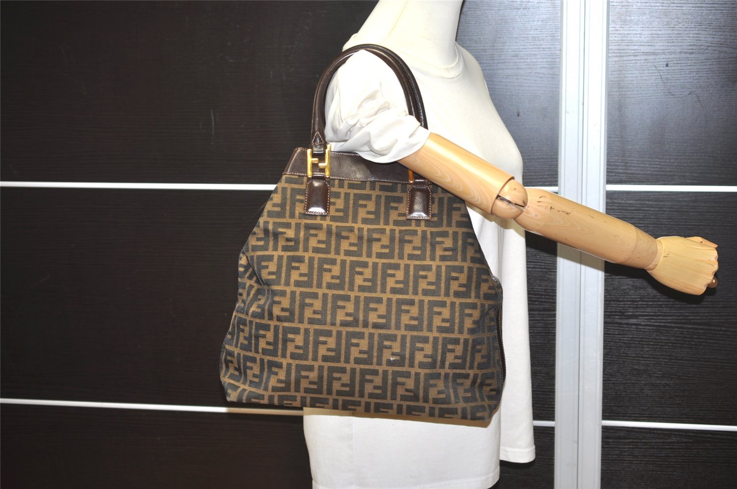 Authentic FENDI Zucca Shoulder Hand Tote Bag Canvas Leather Brown Black 2170I