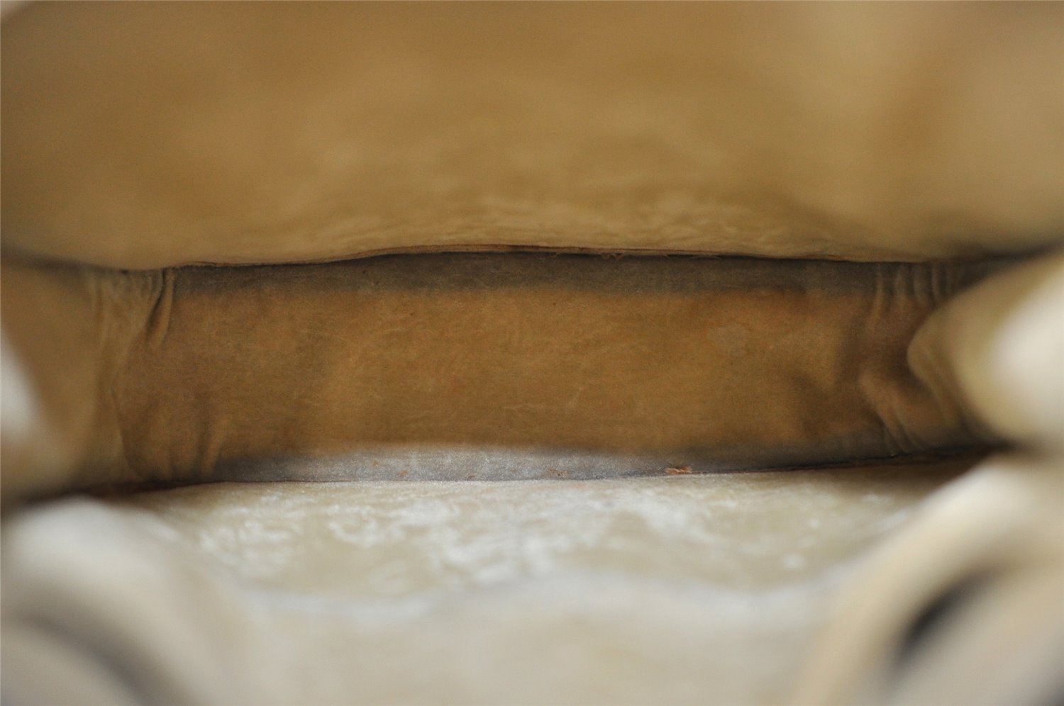 Authentic GUCCI Vintage Shoulder Cross Body Bag Purse Leather Black 2189I