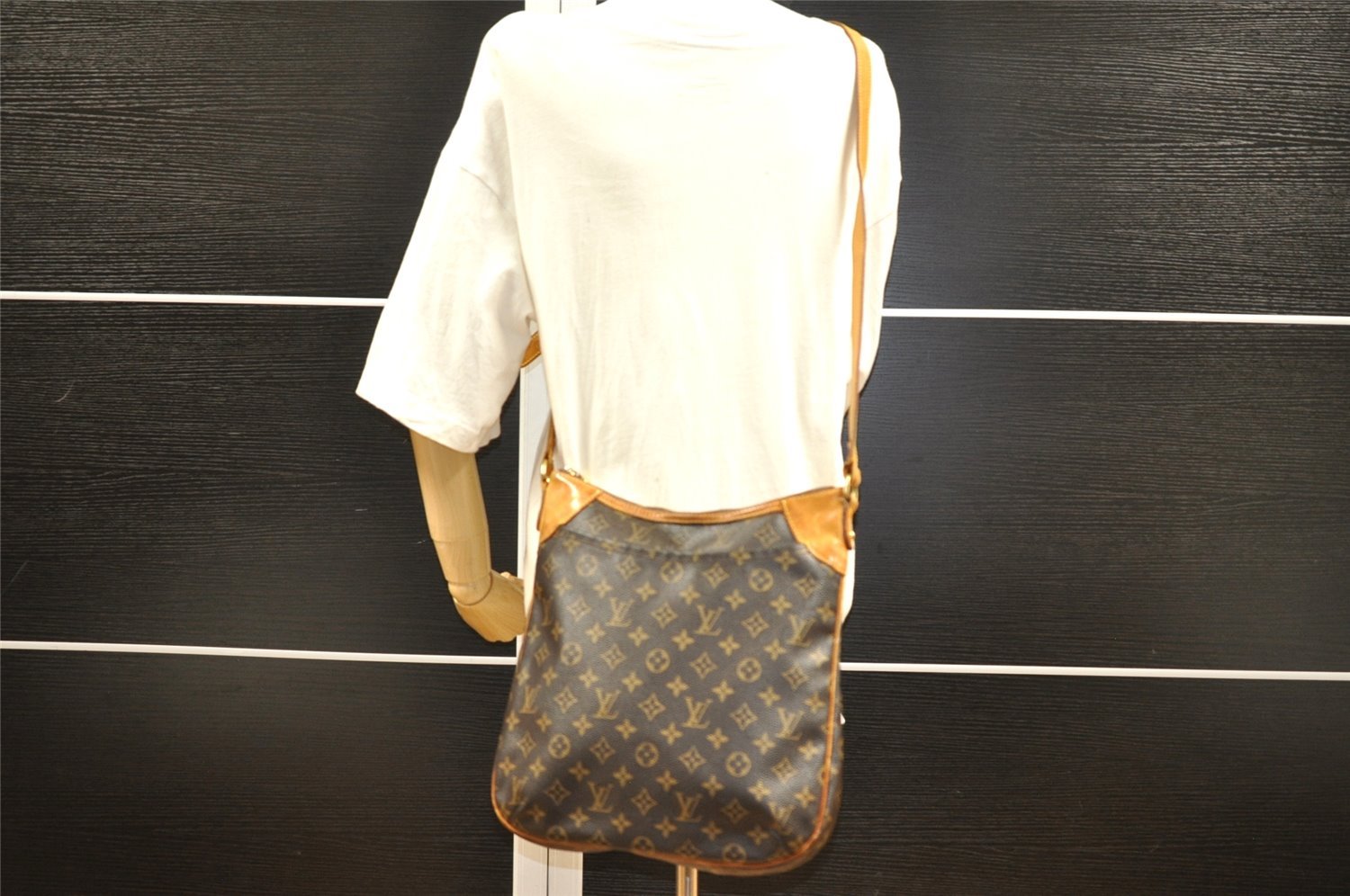 Authentic Louis Vuitton Monogram Odeon MM Shoulder Cross Bag M56389 Junk 2192I