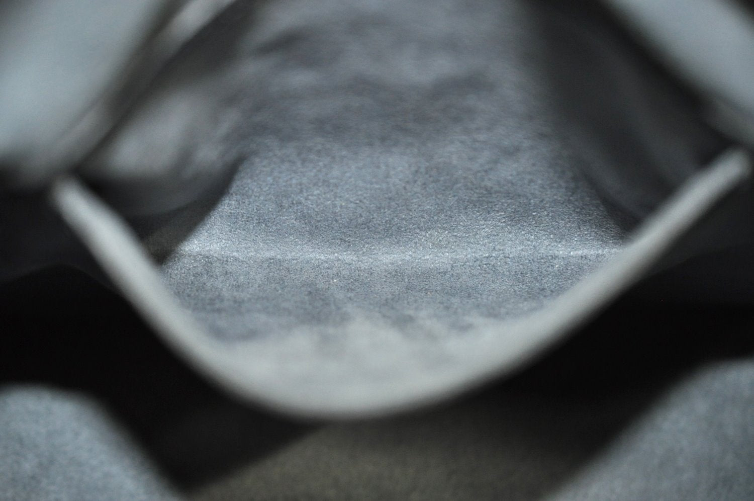 Authentic Louis Vuitton Epi Alma PM Hand Bag Black M40302 LV 2193G