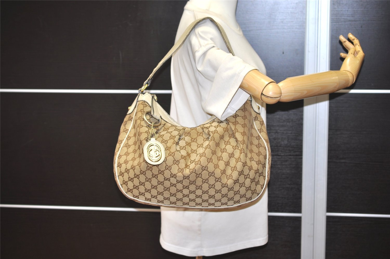 Authentic GUCCI Sukey Vintage Shoulder Bag GG Canvas Leather 232955 Brown 2211J