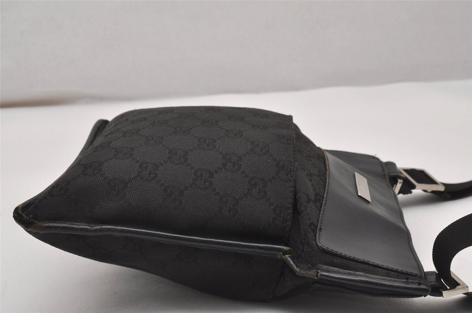 Authentic GUCCI Shoulder Cross Body Bag GG Canvas Leather 27639 Black 2215J