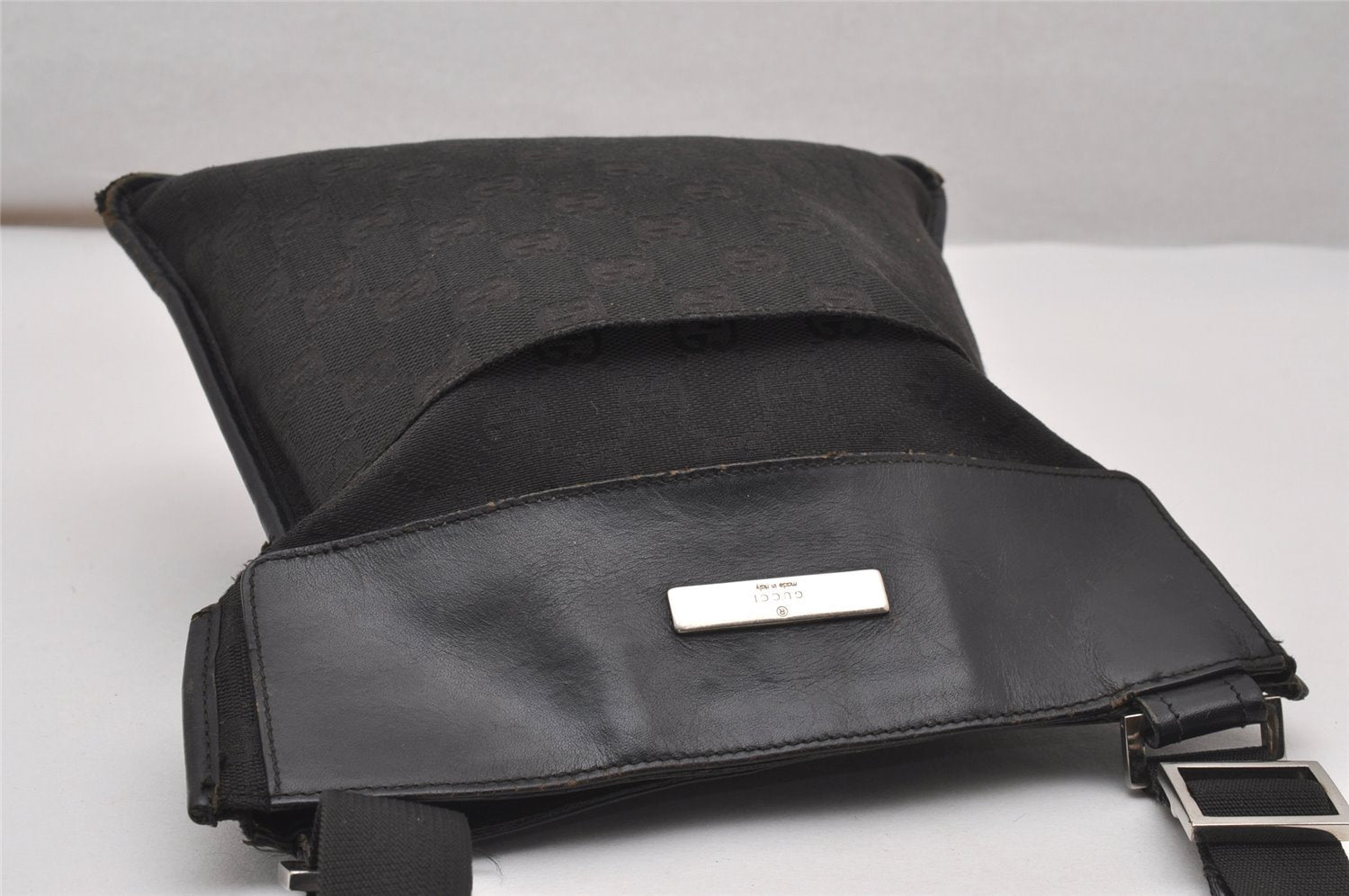 Authentic GUCCI Shoulder Cross Body Bag GG Canvas Leather 27639 Black 2215J