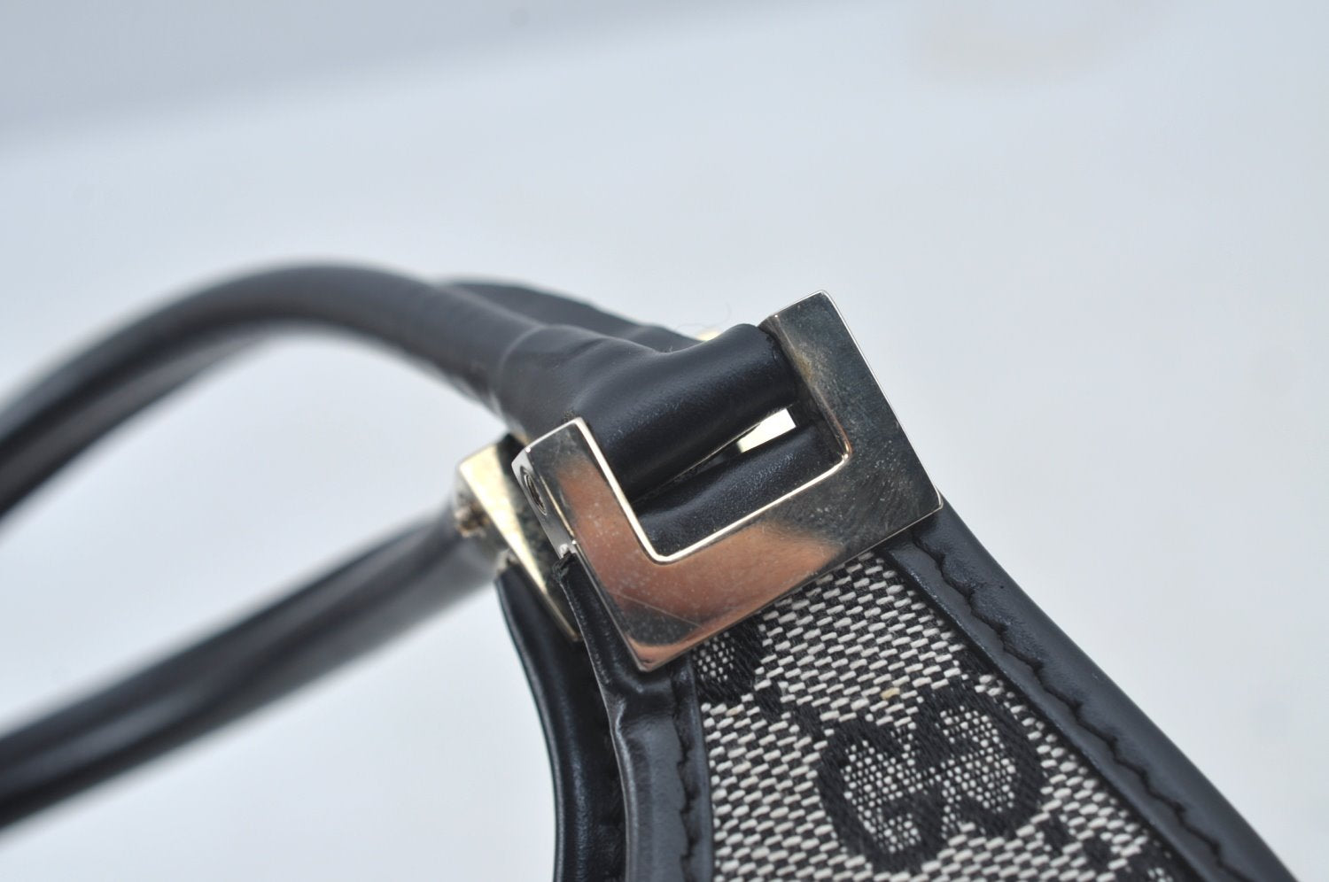 Authentic GUCCI Jackie Shoulder Hand Bag GG Canvas Leather Black Junk 2216J