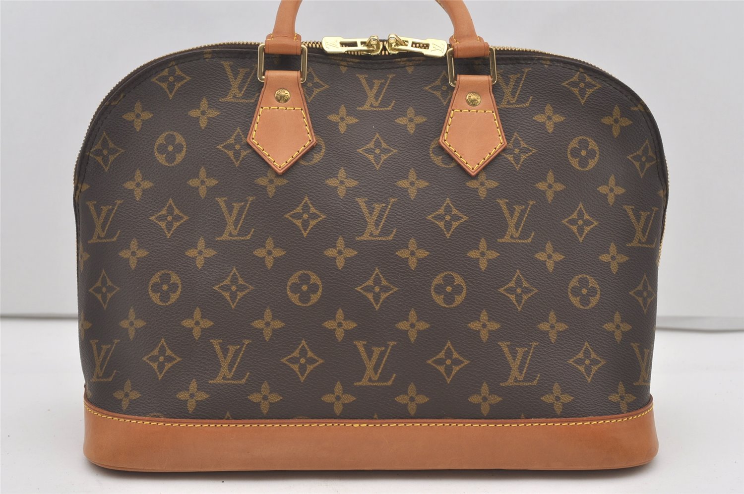 Authentic Louis Vuitton Monogram Alma Hand Bag Purse M51130 LV 2217J