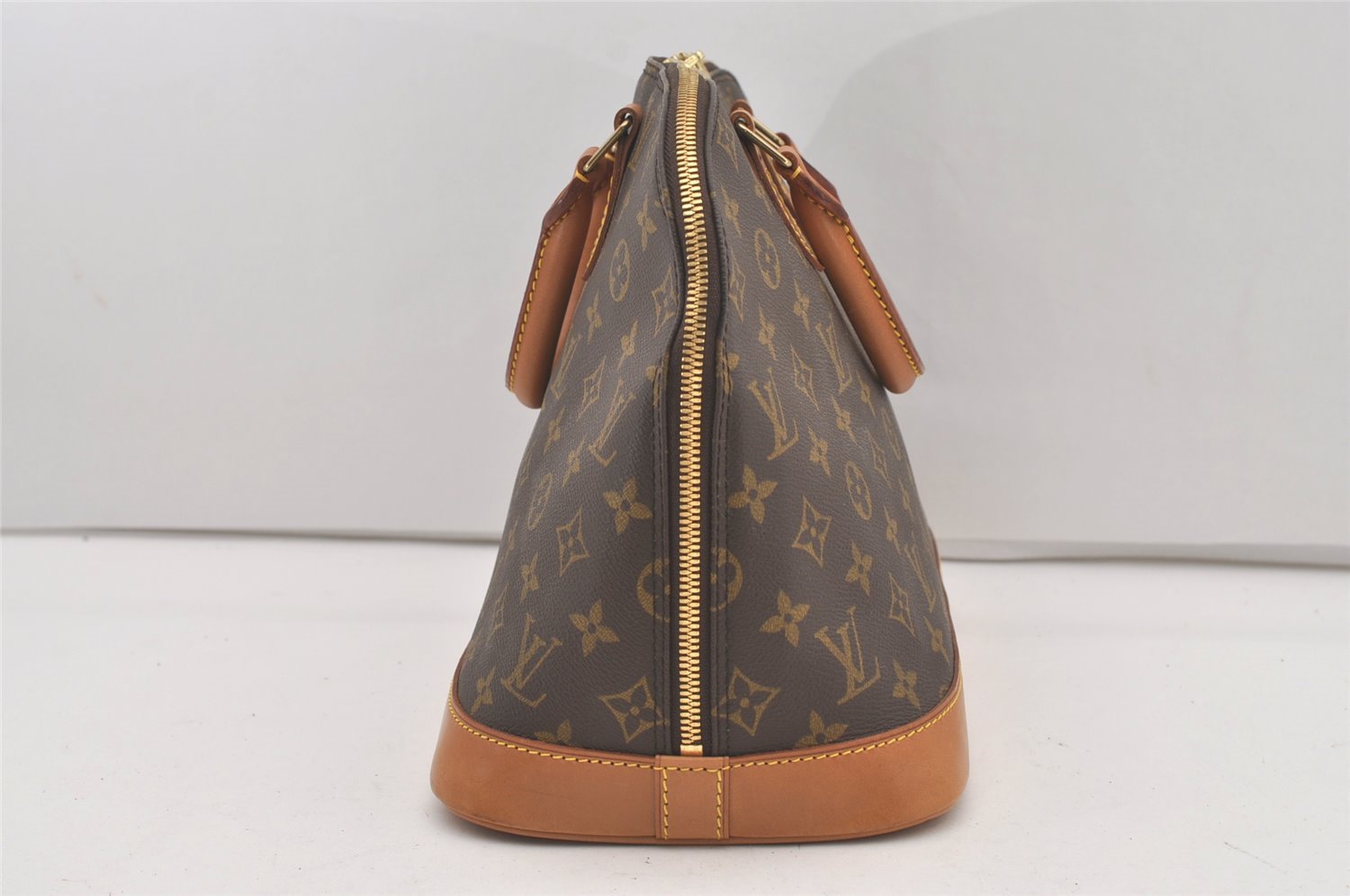 Authentic Louis Vuitton Monogram Alma Hand Bag Purse M51130 LV 2217J
