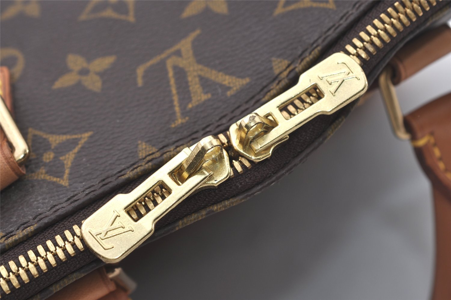 Authentic Louis Vuitton Monogram Alma Hand Bag Purse M51130 LV 2217J