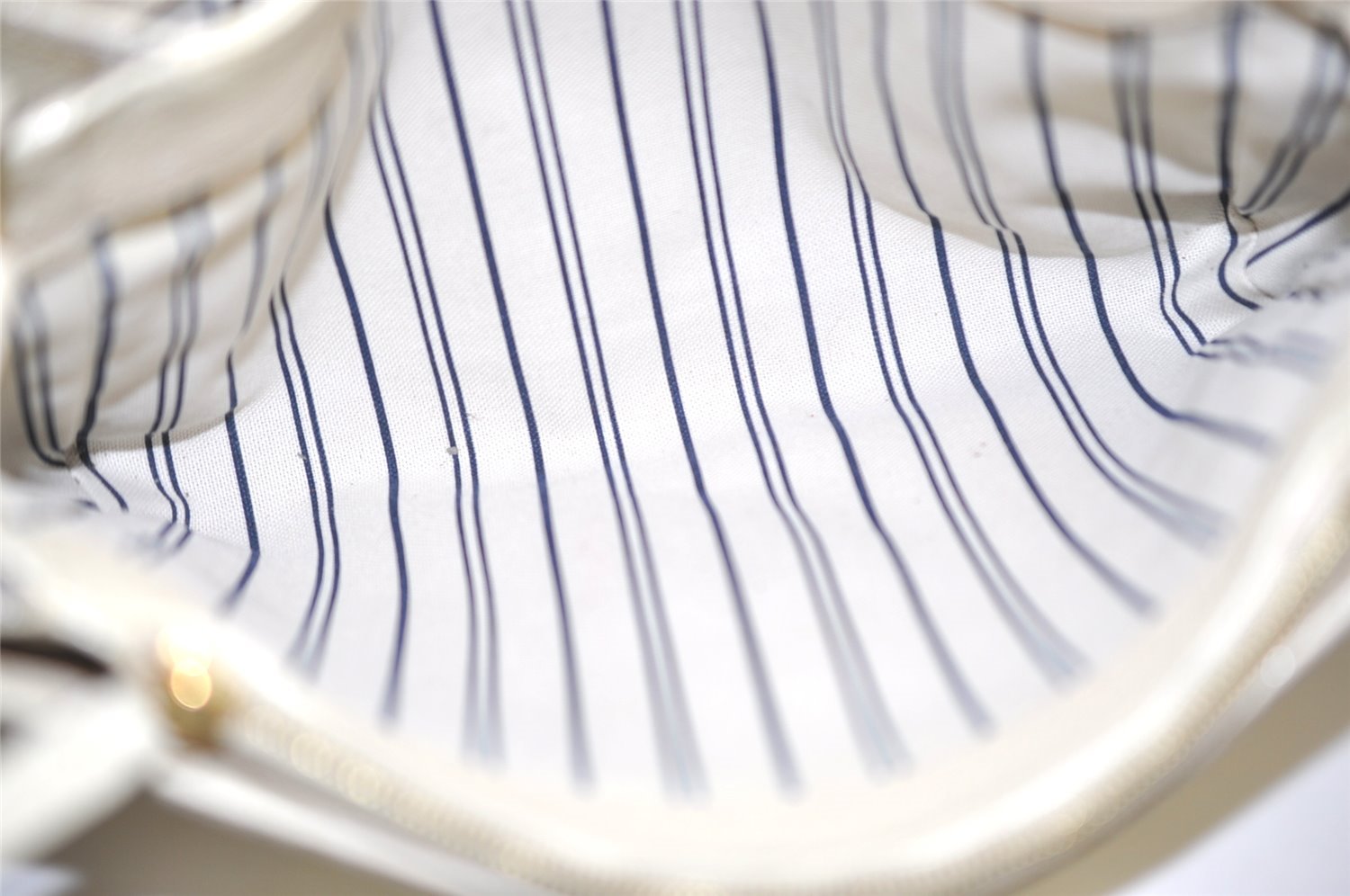 Auth Louis Vuitton Monogram Empreinte Fascinante Shoulder Bag M40807 White 2220J