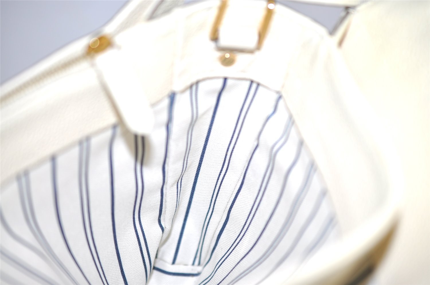 Auth Louis Vuitton Monogram Empreinte Fascinante Shoulder Bag M40807 White 2220J